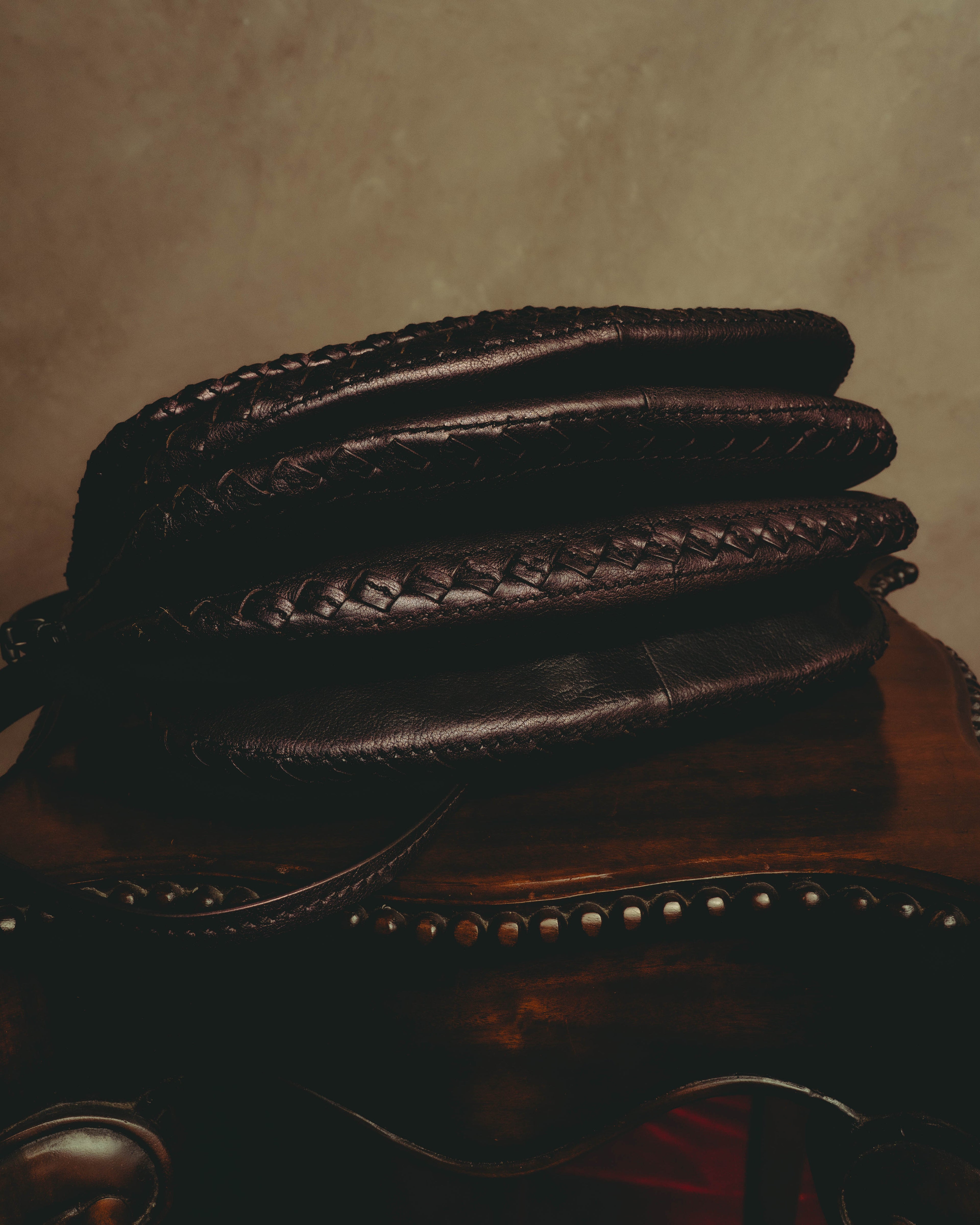 “BOTTEGA VENETA” 10’s Iridescent calfskin intrecciato trim crossbody bag