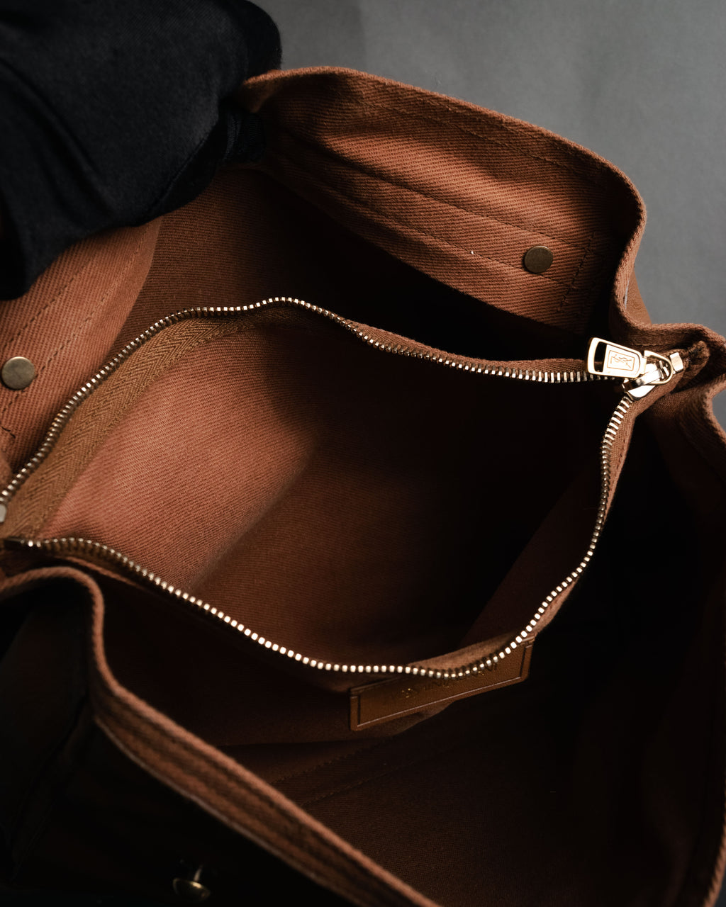 –SPECIAL– “YVES SAINT LAURENT”
2011-2012 Muse two leather handbag