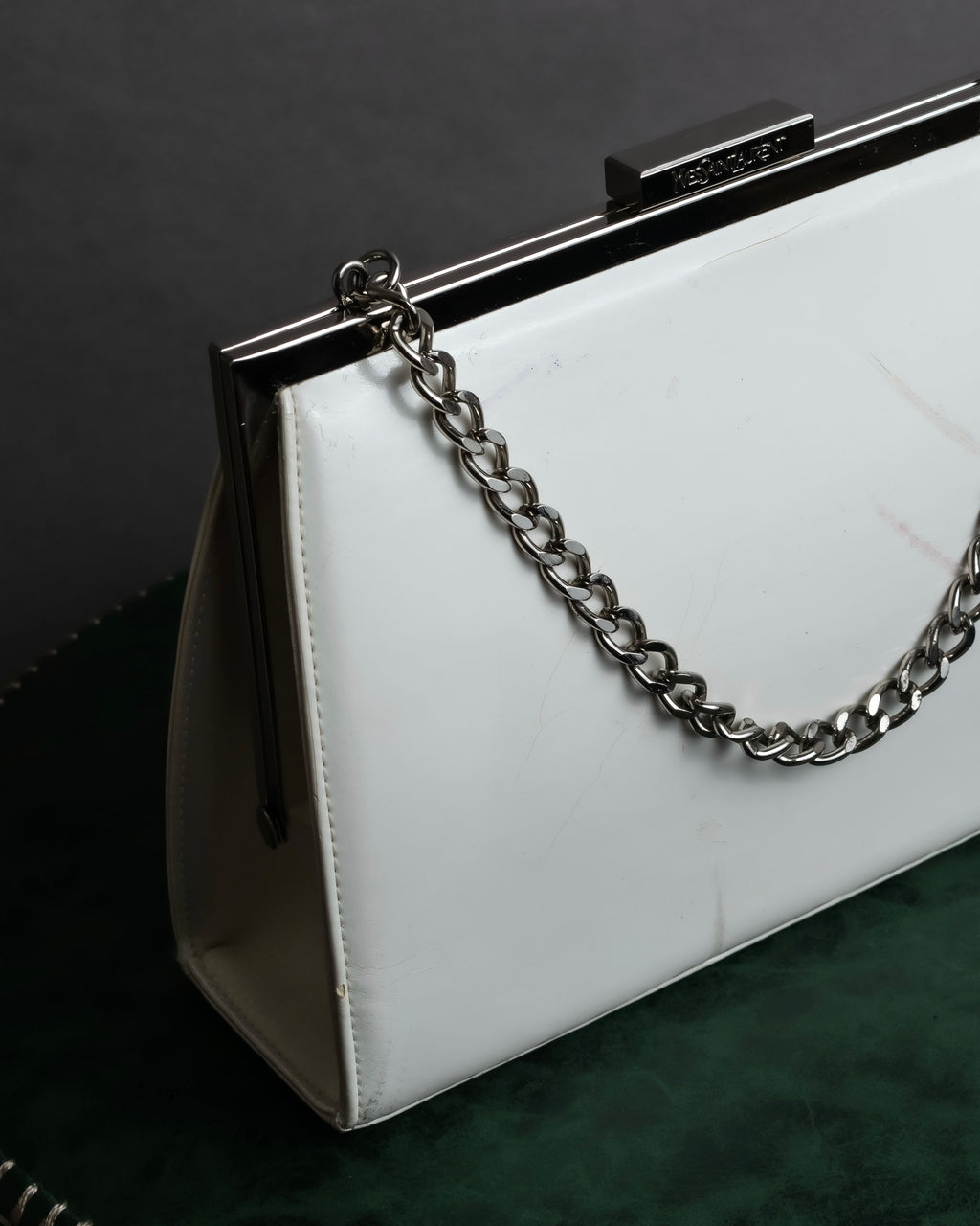 "YVES SAINT LAURENT" Clasp design chain shoulder patent leather bag