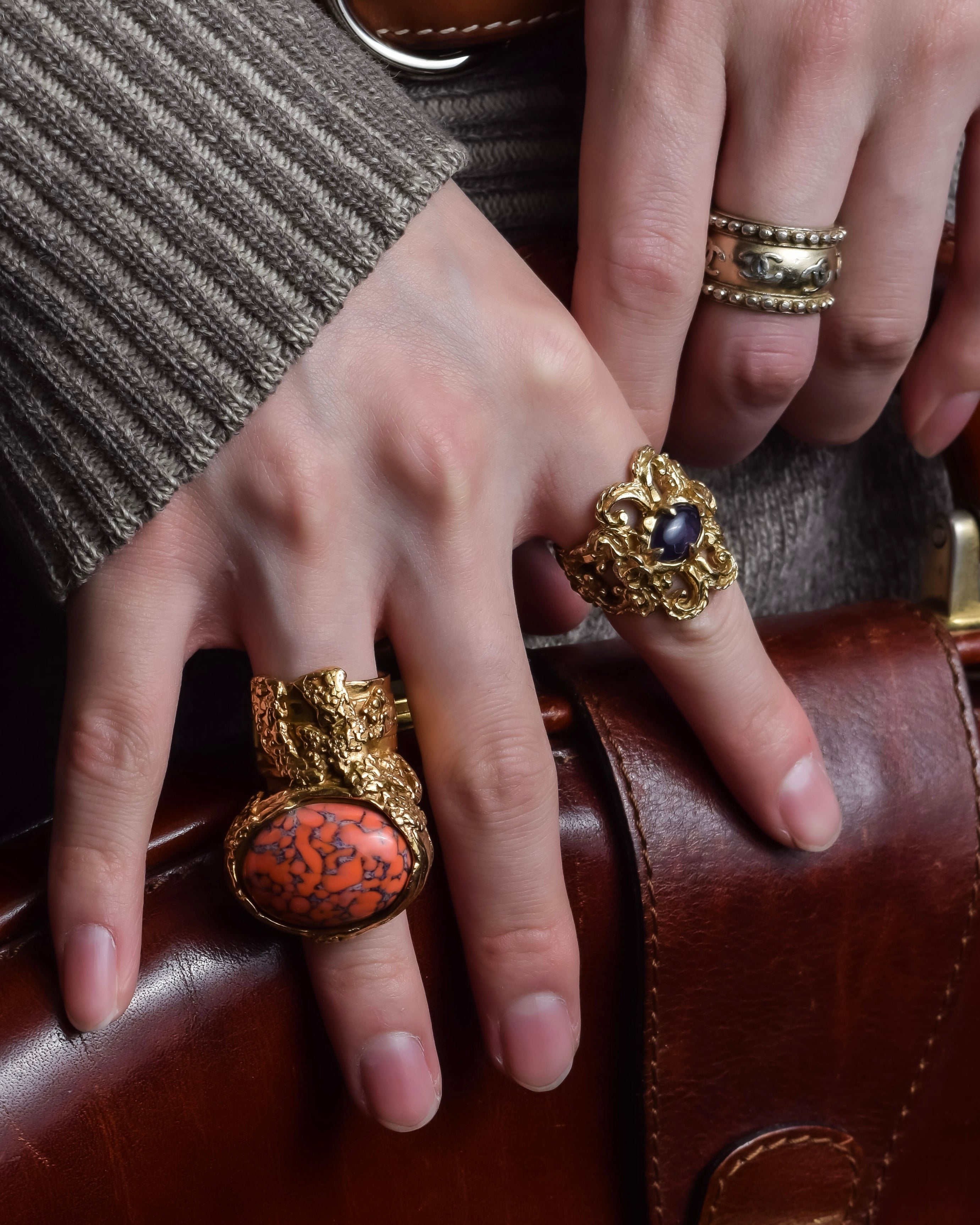 "CHANEL" 90's Baroque carving design gold ring