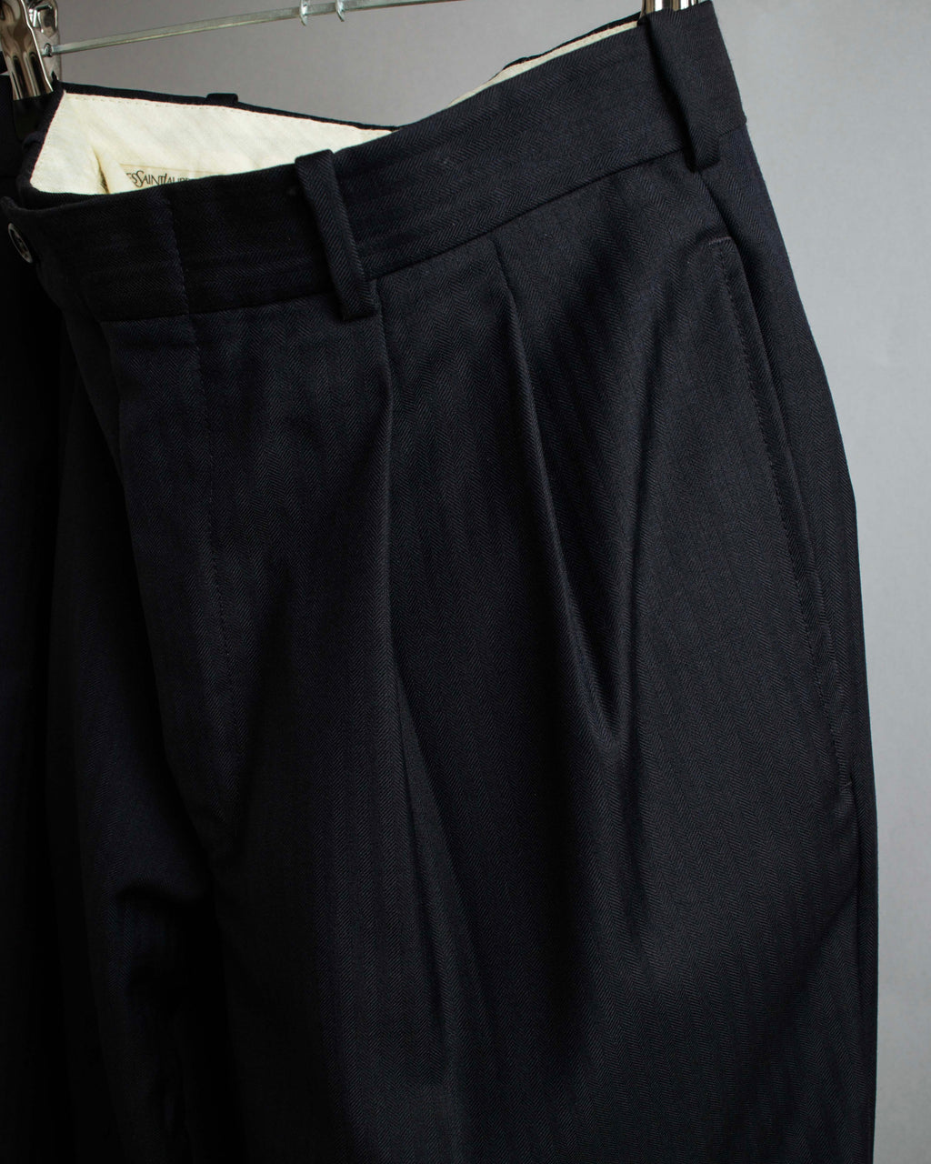 "YVES SAINT LAURENT" Classical tailoring shadow stripe pattern set up