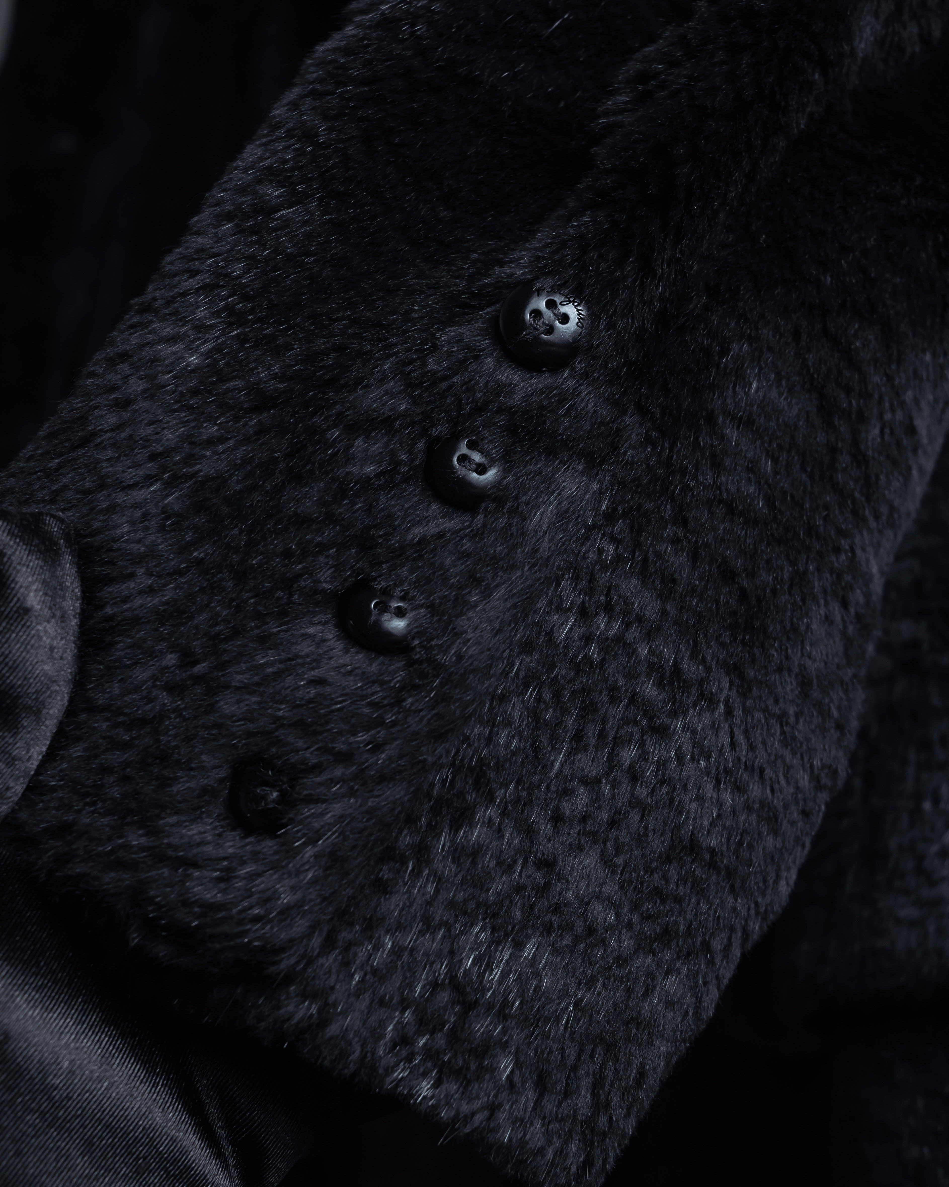 -SPECIAL- "Salvatore Ferragamo"
90's-00's A neat silhouette 100% lapin fur coat