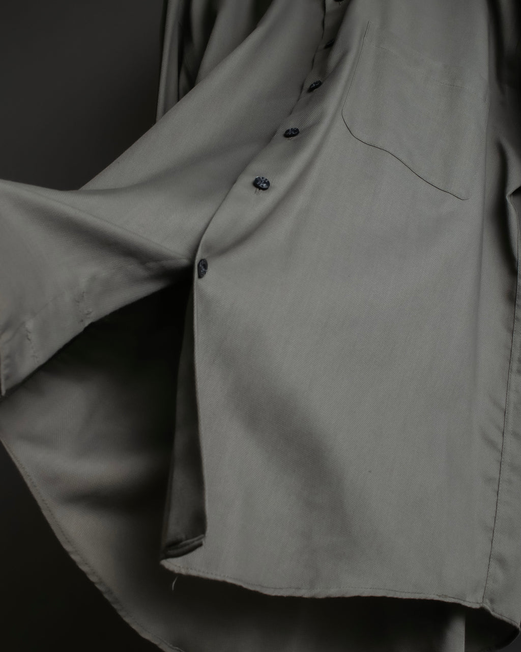 "YVES SAINT LAURENT for men"
Grayish khaki color oversized shirt