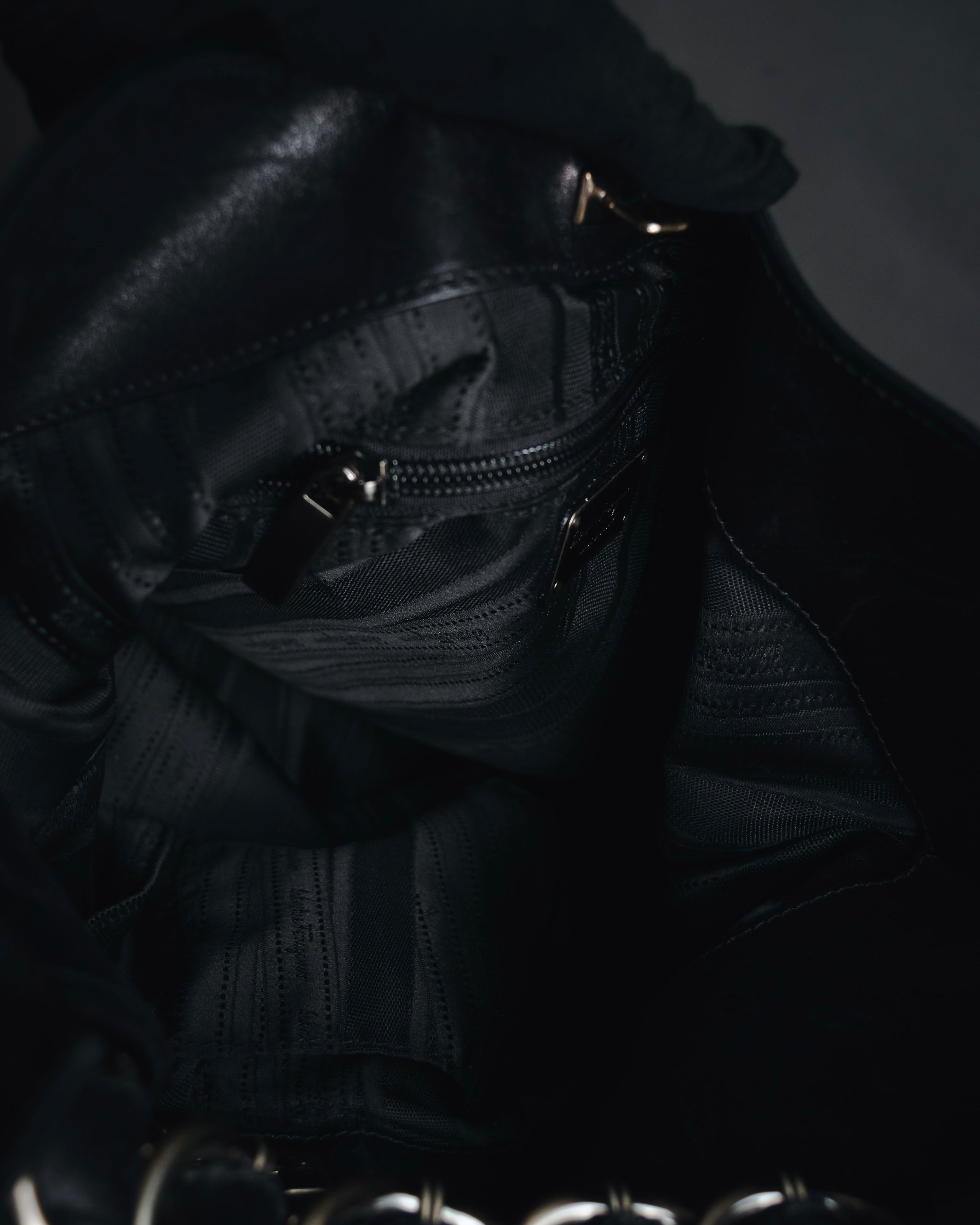 –SPECIAL– "Salvatore Ferragamo"
00’s Gancini gathered leather hobo bag