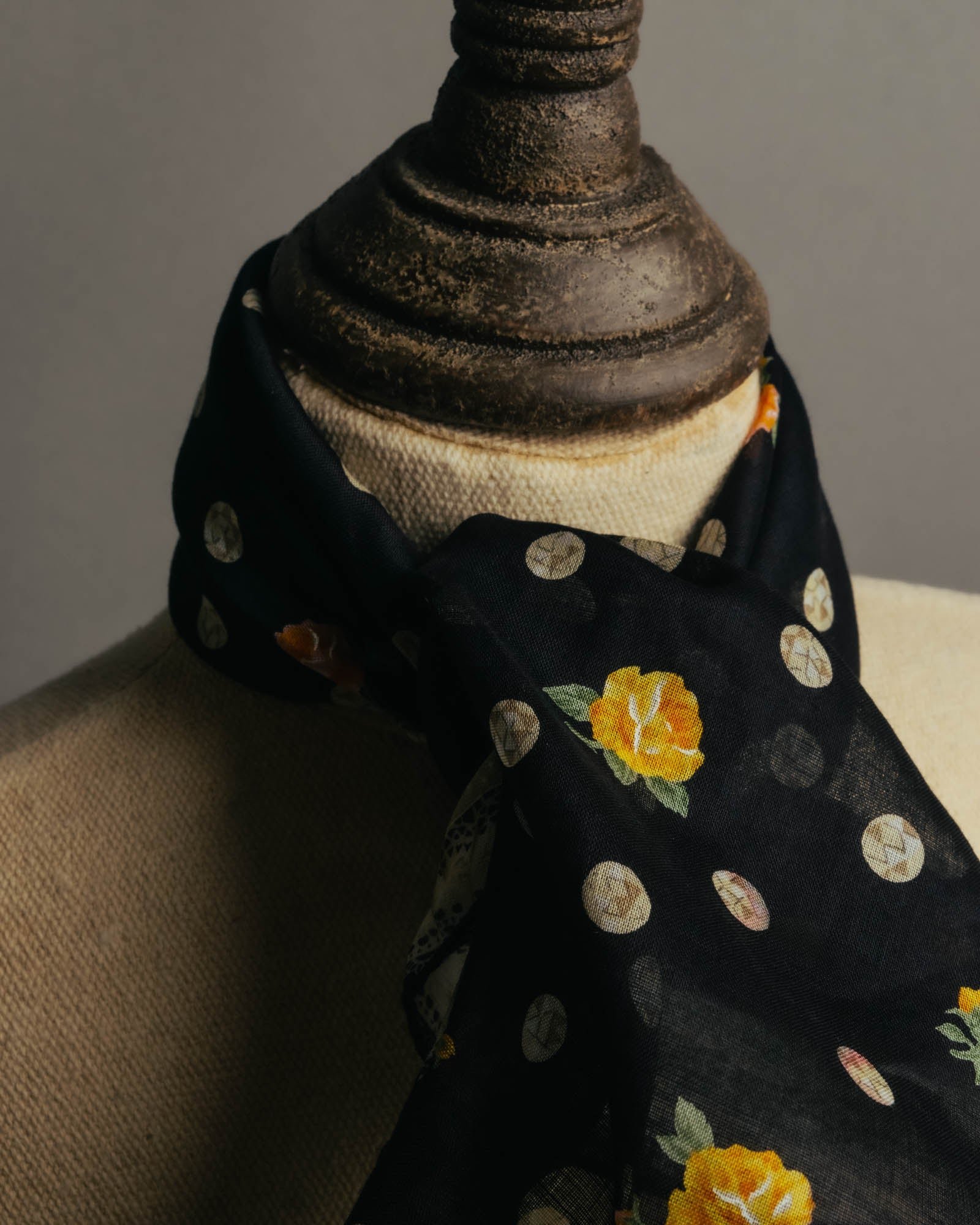 “Christian Dior” 90’s-00’s Romantic dot floral handkerchief scarf