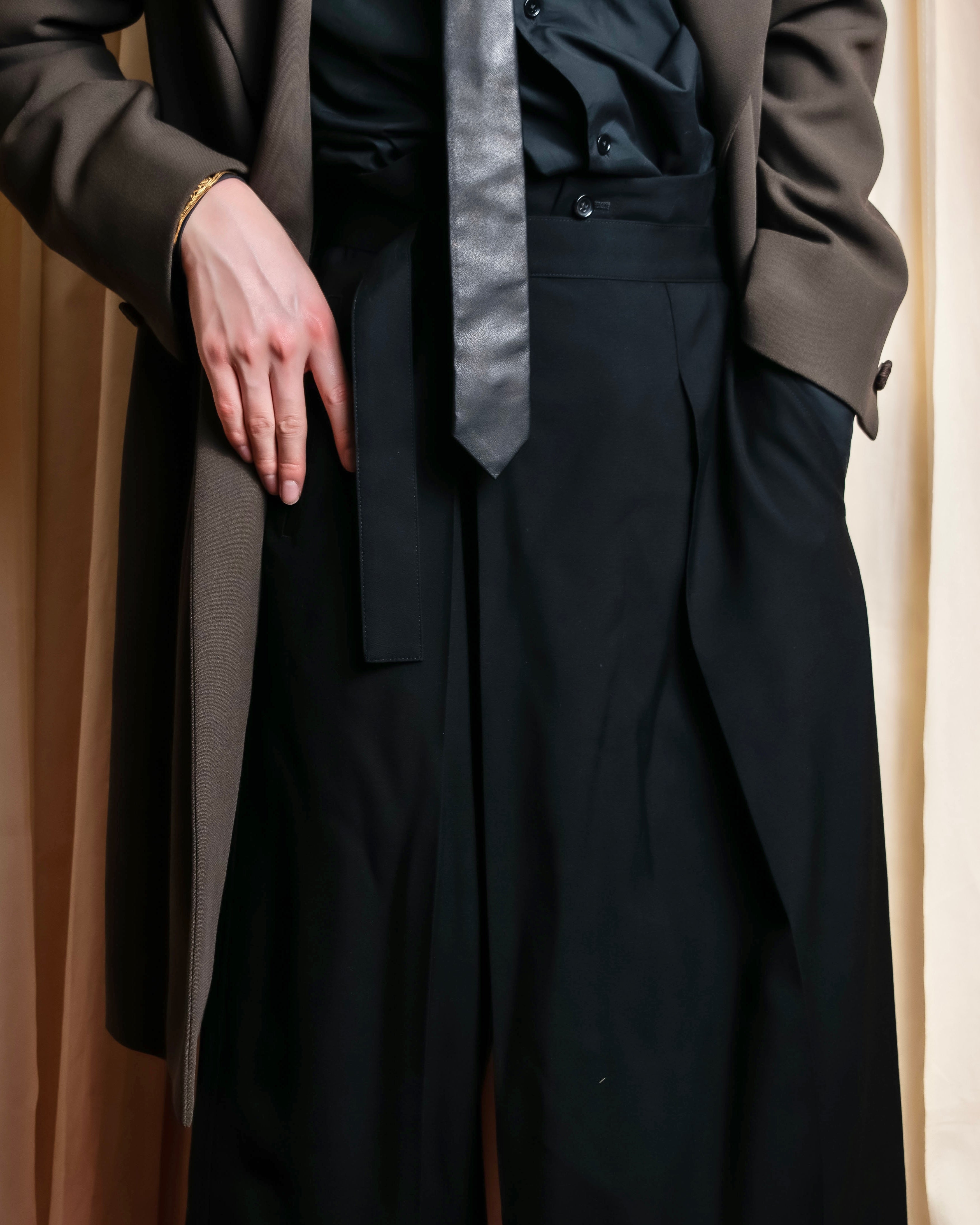 "YOHJI YAMAMOTO +NOIR" Asymmetrical slit sarouel slacks