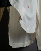 Camisa de seda con bordado en forma de logotipo "Alexandar McQueen" sin cuello