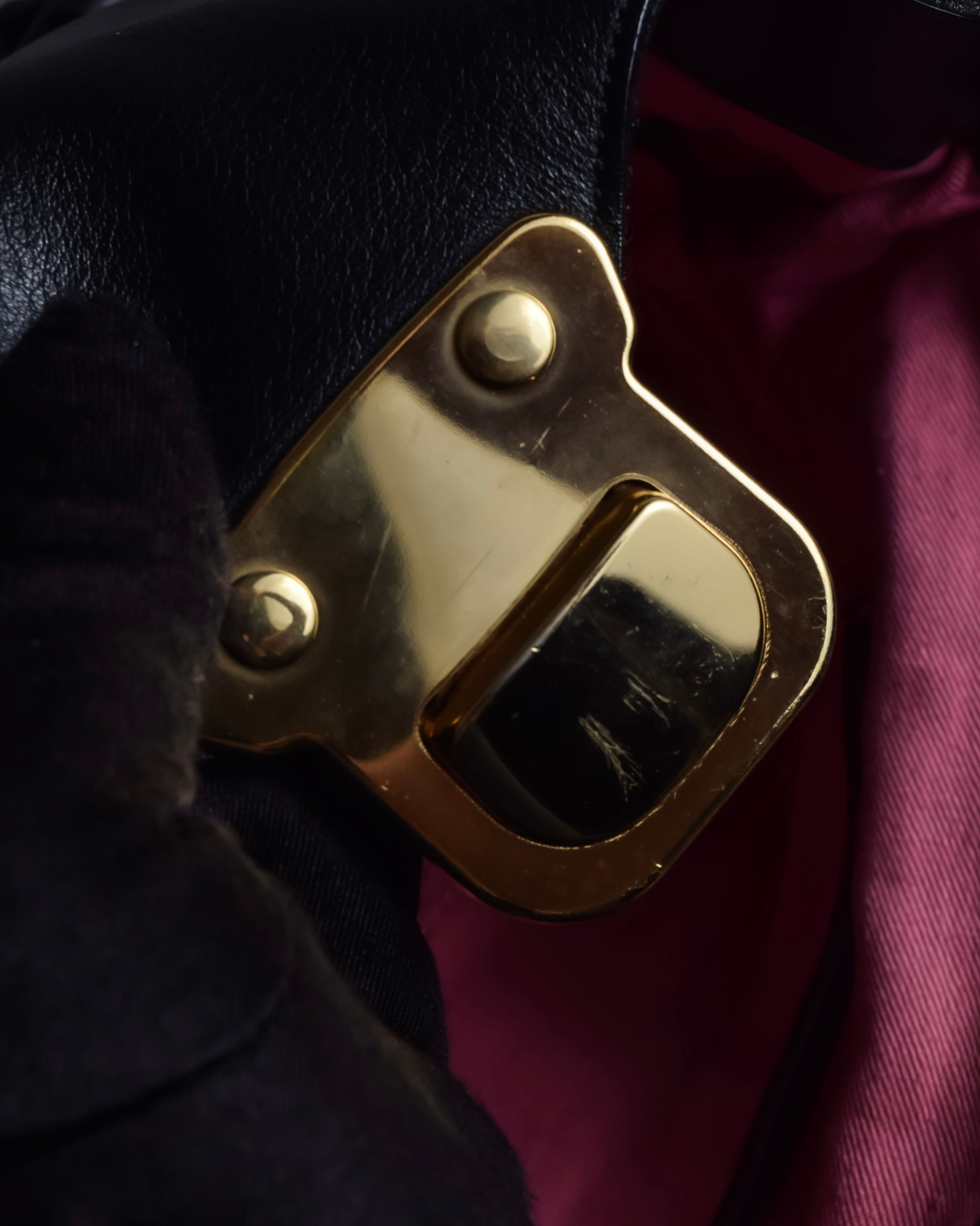 "ADMJ" Gold clasp grain leather shoulder bag