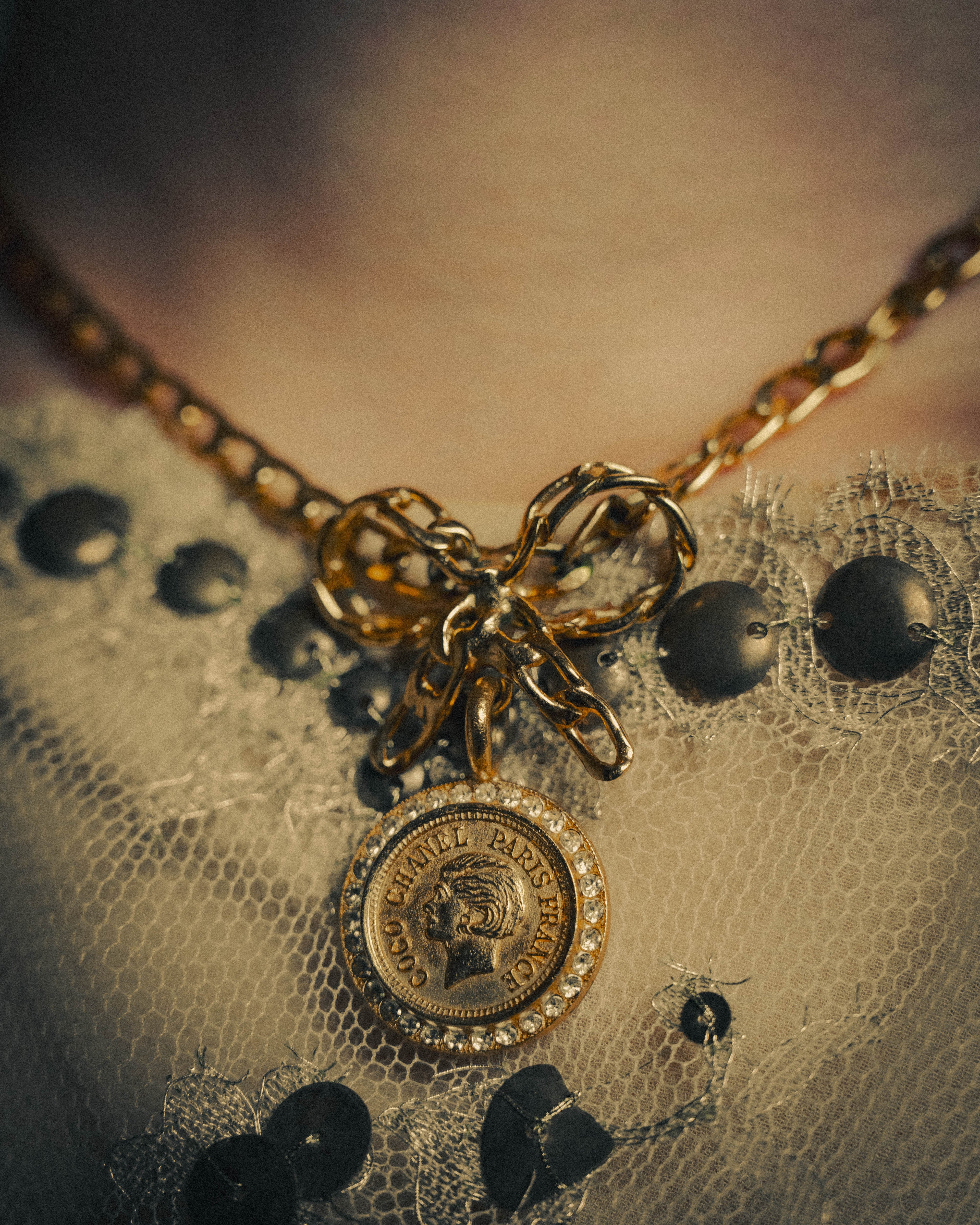 –SPECIAL– "CHANEL" 95AW Jeweled medallion pendant necklace