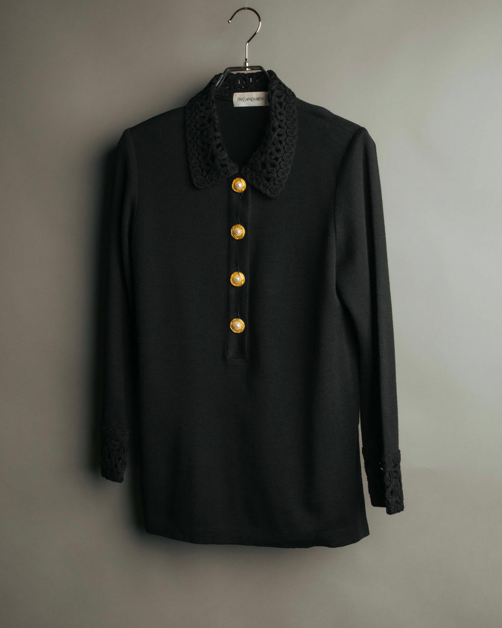 -SPECIAL- “Yves Saint Laurent” 90’s crochet collar pearl button knit pullover