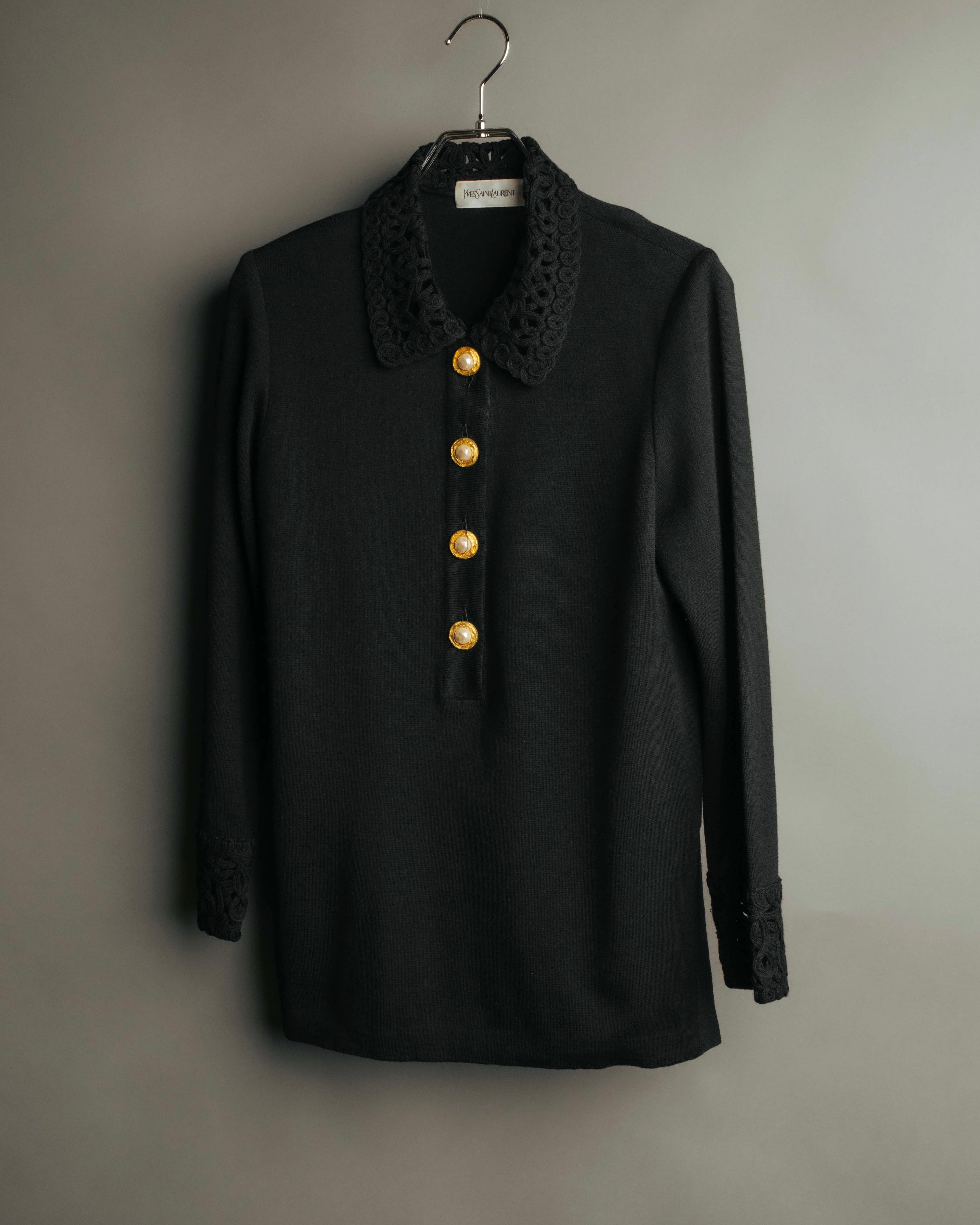 -SPECIAL- “Yves Saint Laurent” 90’s crochet collar pearl button knit pullover