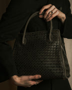 –SPECIAL– "BOTTEGA VENETA"
90’s-00’s intrecciato trapezoid handle bag