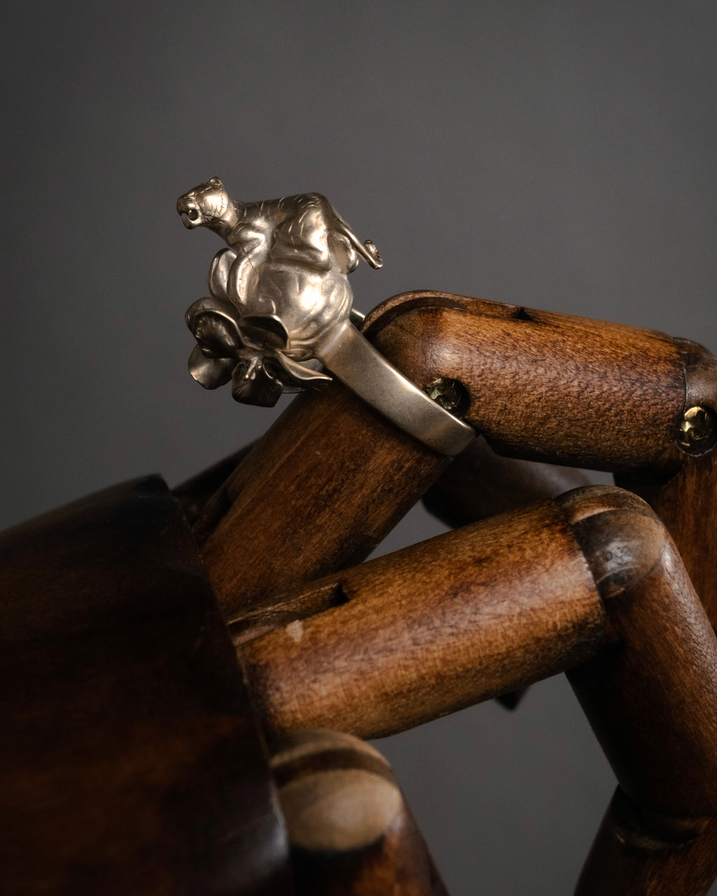 “DIOR” 2010’s Tiger and flower sculptural ring