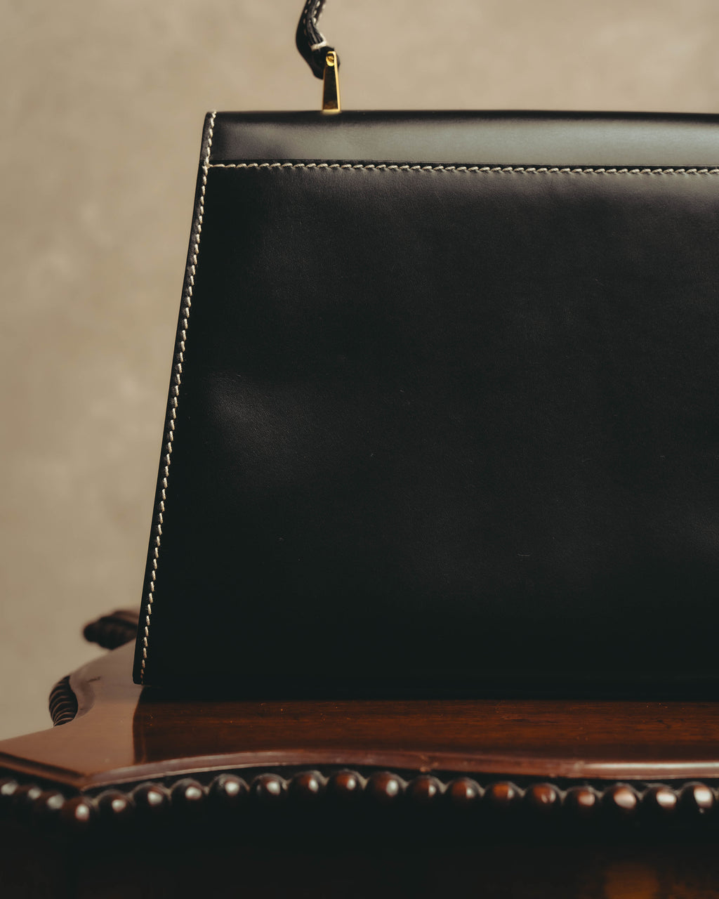 -SPECIAL- "Salvatore Ferragamo" 90's-00's Gancini contrast stitch leather handbag