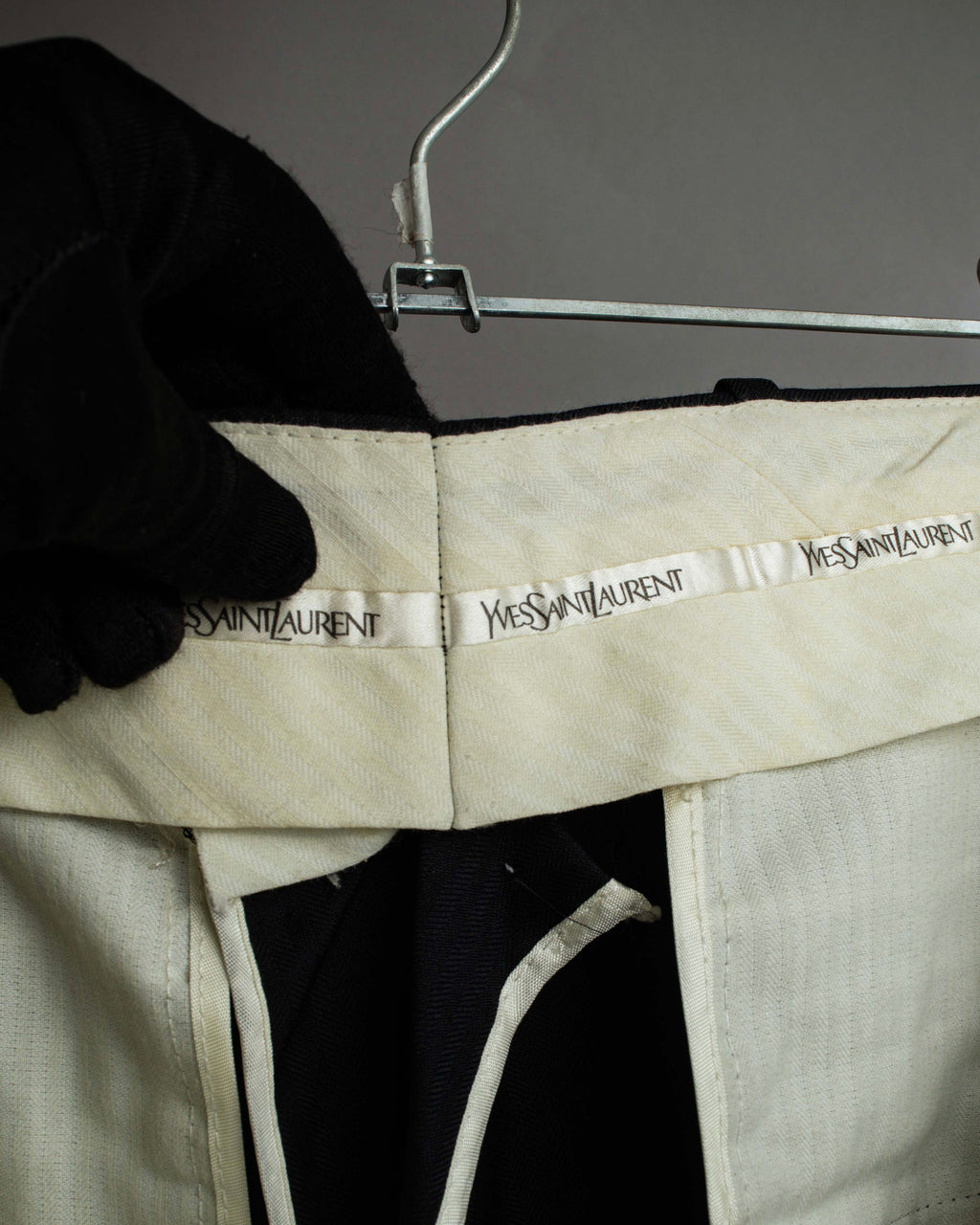 "YVES SAINT LAURENT" Classical tailoring shadow stripe pattern set up