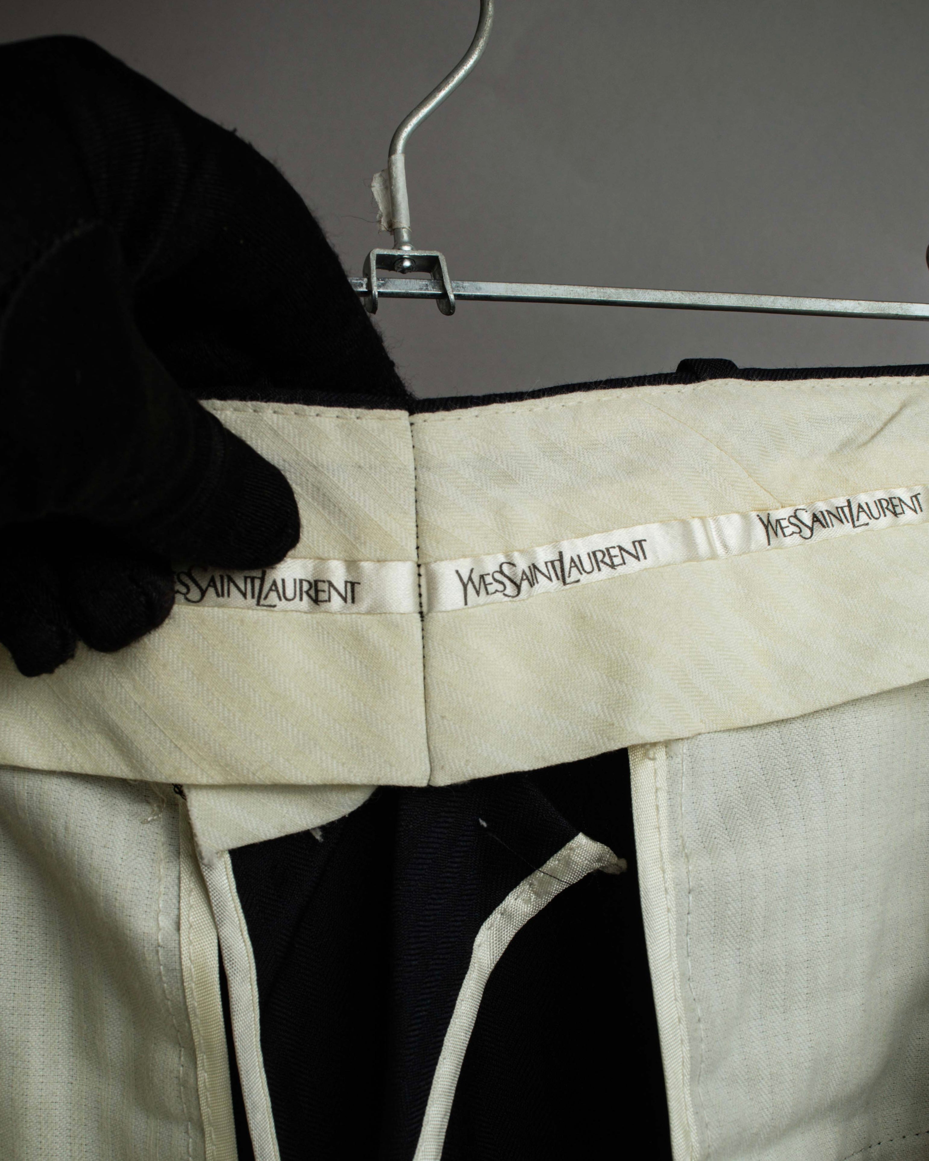 "YVES SAINT LAURENT" Classical tailoring shadow stripe pattern set up