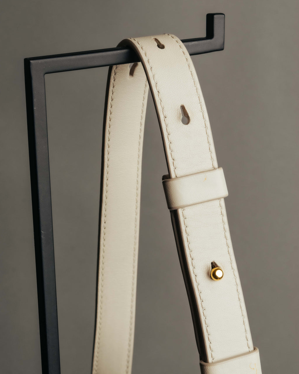 -SPECIAL- “Salvatore Ferragamo” 2020-2022 Woven vara chain shoulder bag