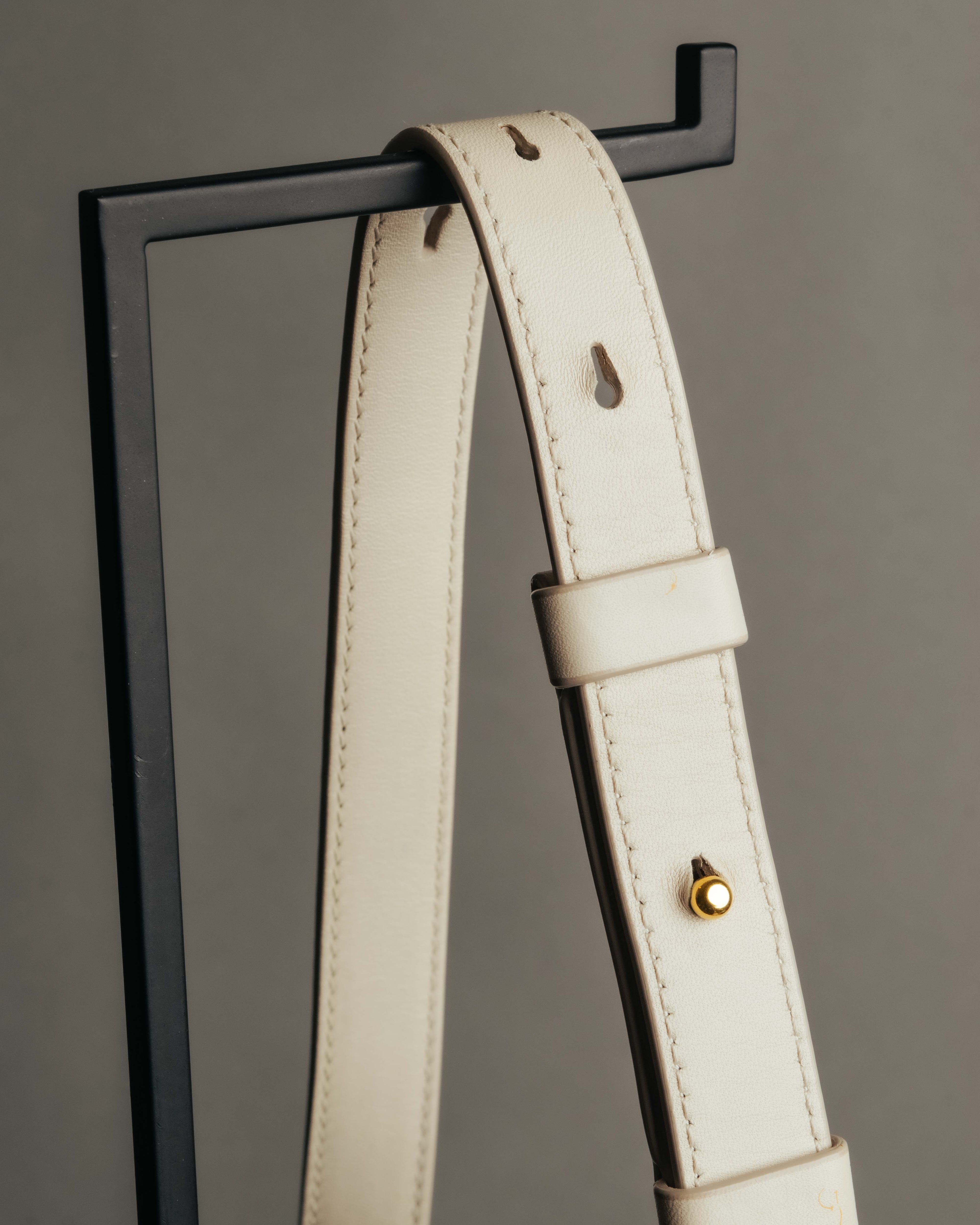 -SPECIAL- “Salvatore Ferragamo” 2020-2022 Woven vara chain shoulder bag