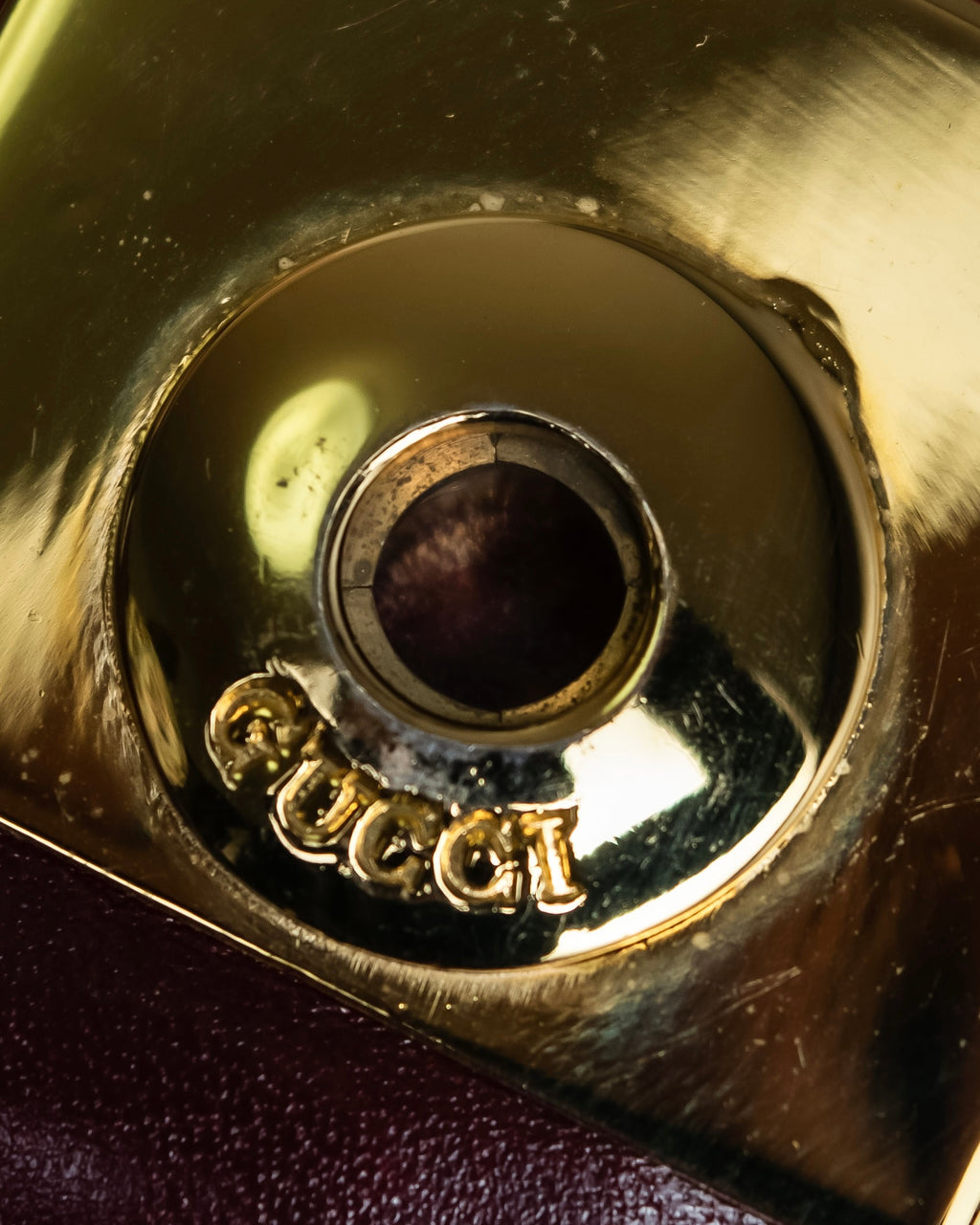 "GUCCI" Aristocratic crest charm suede shoulder bag