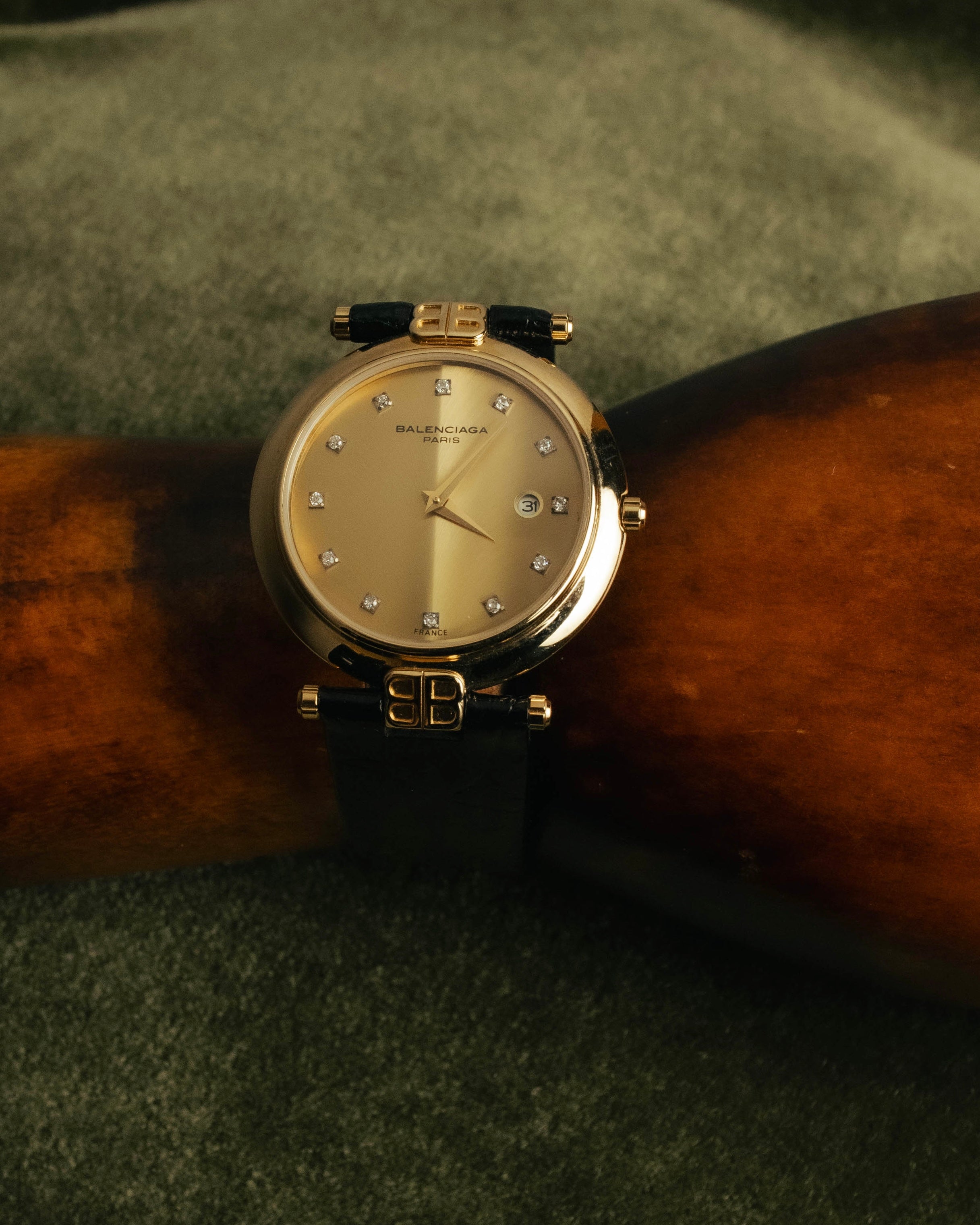 -SPECIAL- “Balenciaga” 80’s-90’s Gold tone round watch
