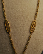 "TRIFARI" 50's-60's Ornate gold tone pendant necklace