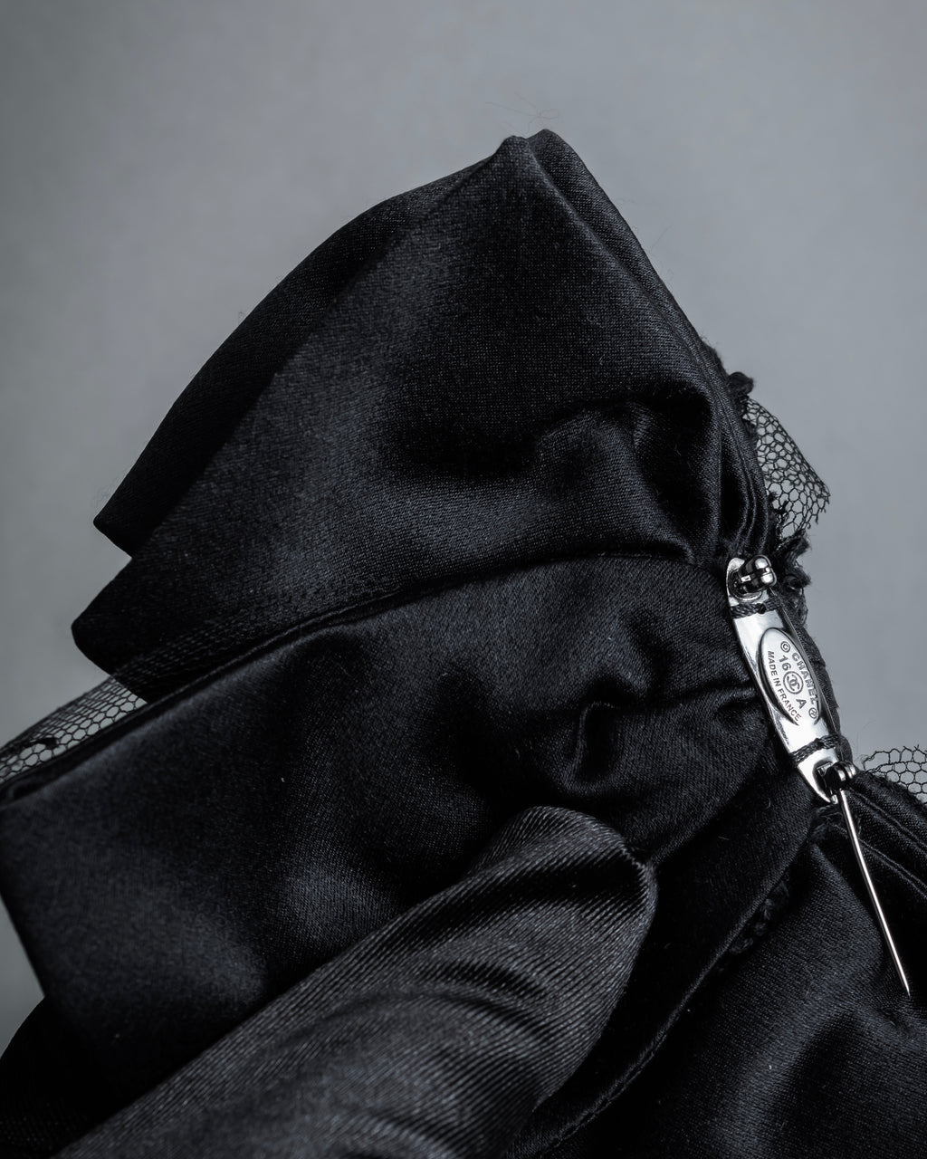 "CHANEL" 16AW Tulle lace design ribbon brooch