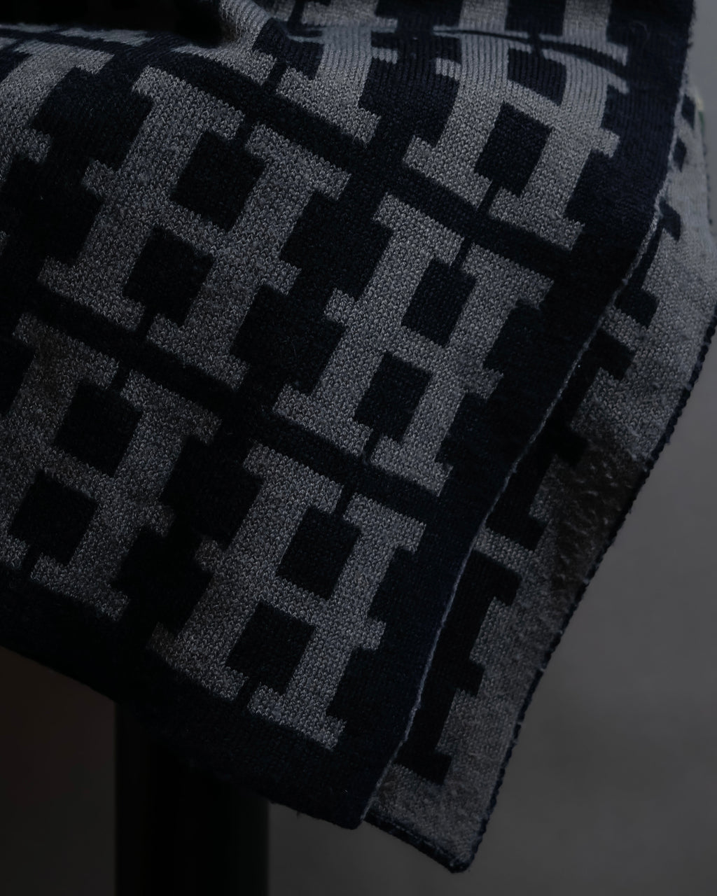 "HERMES" H pattern monotone color long stole