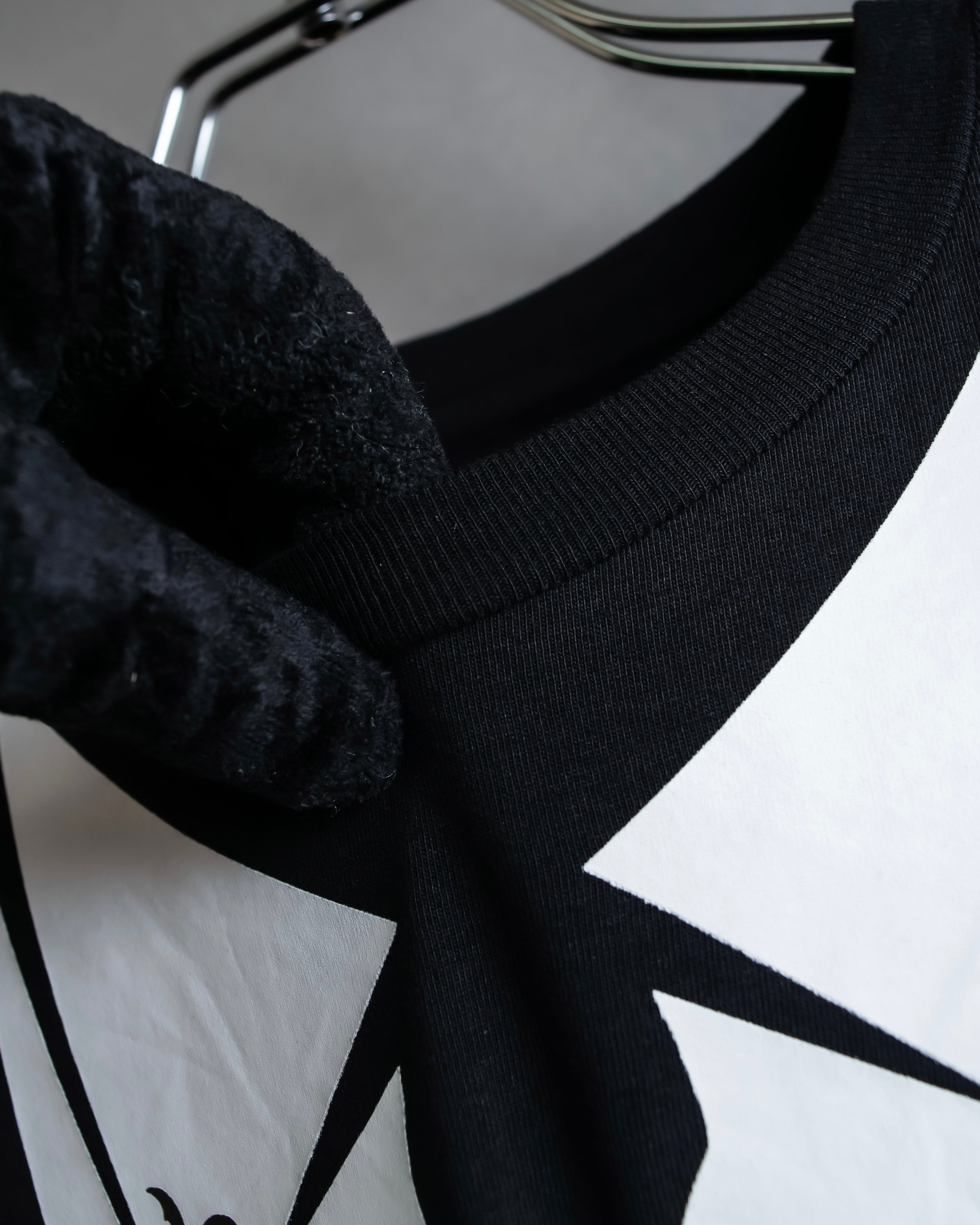 "John Galliano" Tie motif trompe l'oeil design pullover