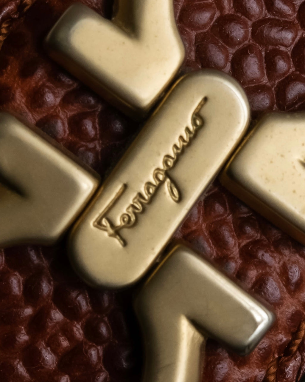 "Salvatore Ferragamo" Gancini motif chain design leather belt