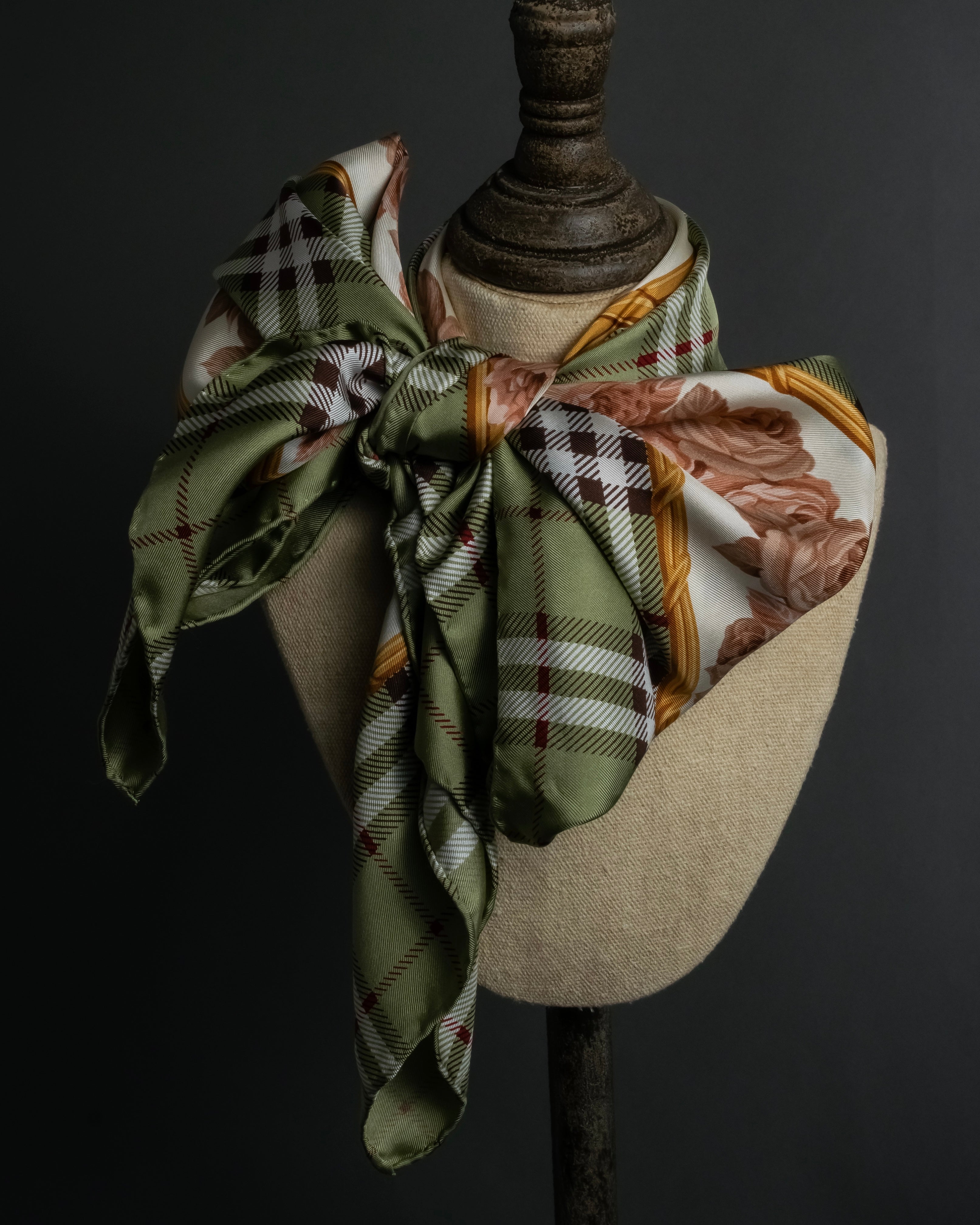 "BURBERRYS" Rose motif layered check pattern silk scarf