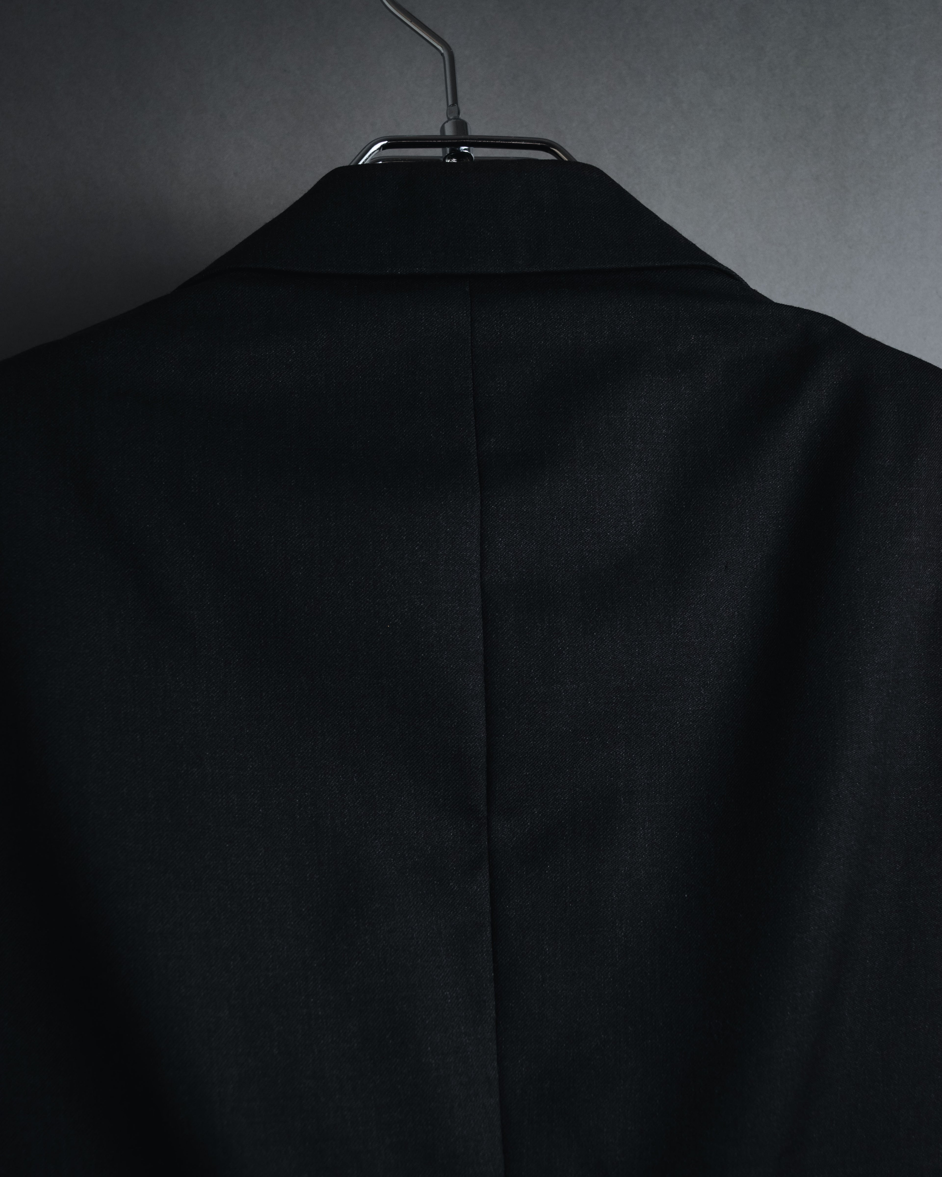 "GIANFRANCO FERRE" 90’s-00’s architecturally tailored three button wool blazer