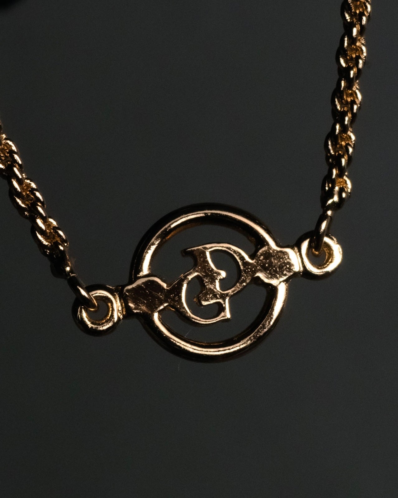 “Christian Dior” 90’s CD circle logo chain bracelet