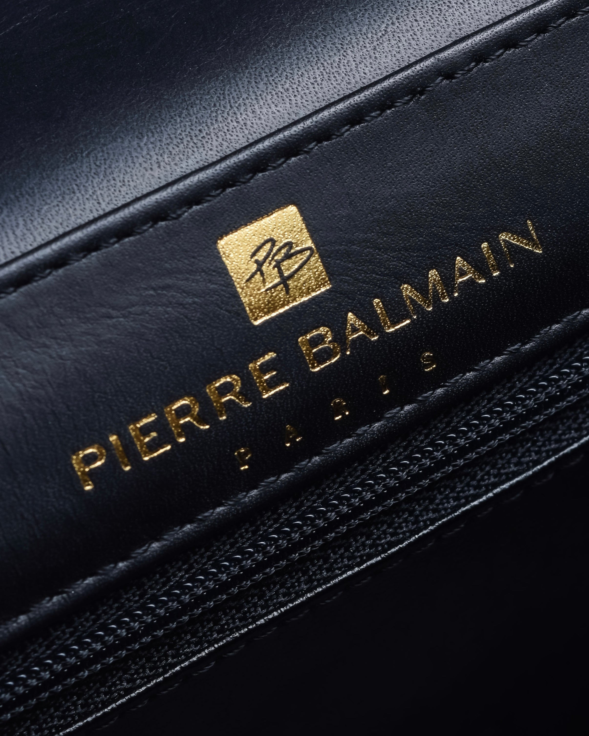 "PIERRE BALMAIN" Horizontal design grain leather 2way shoulder bag