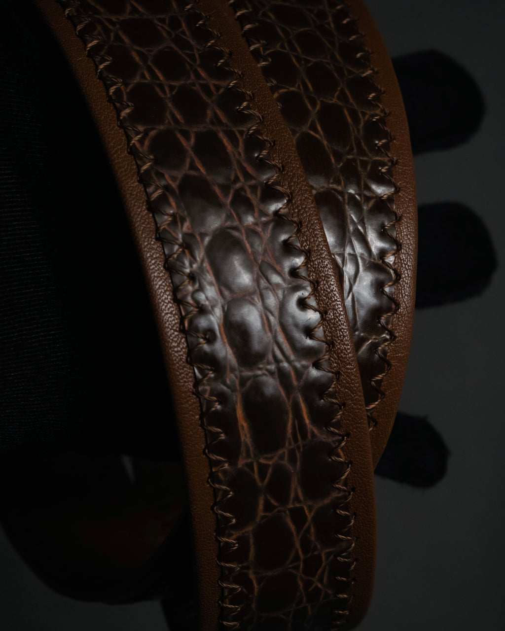 “BALENCIAGA” 2018’s- Archive-inspired spiral buckle belt