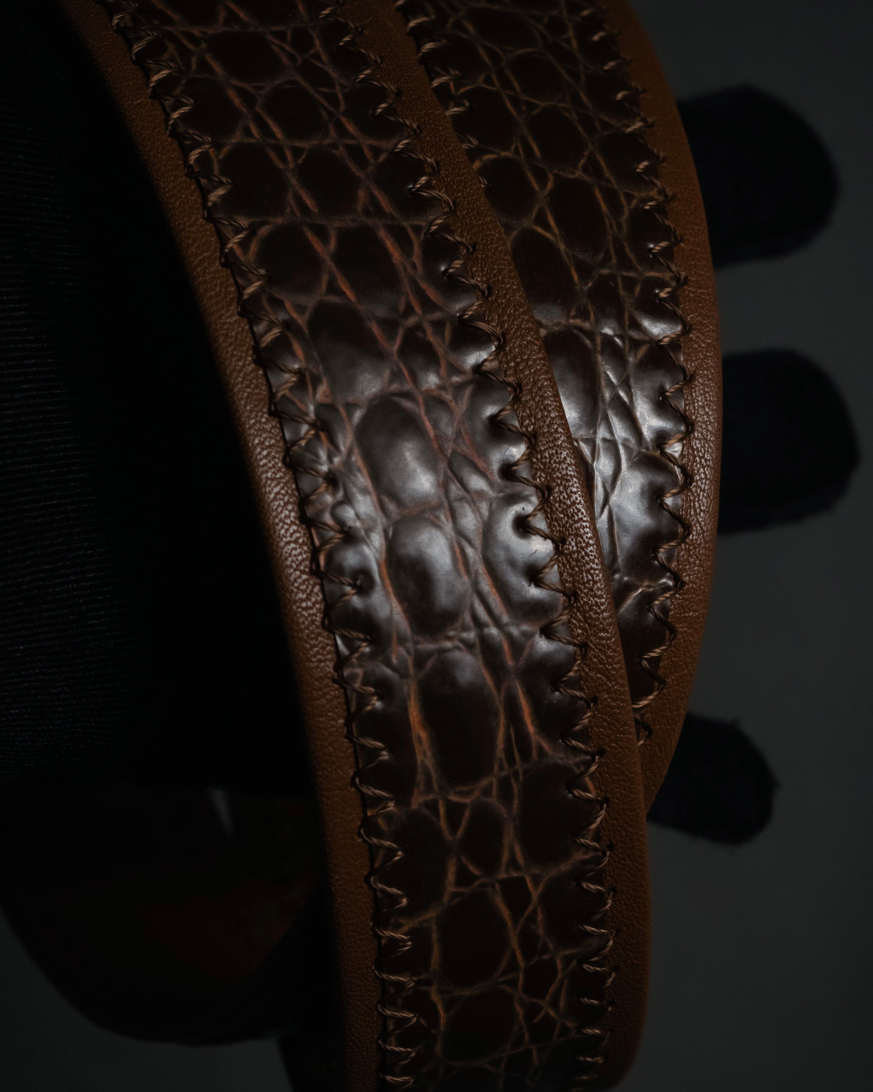 “BALENCIAGA” 2018’s- Archive-inspired spiral buckle belt