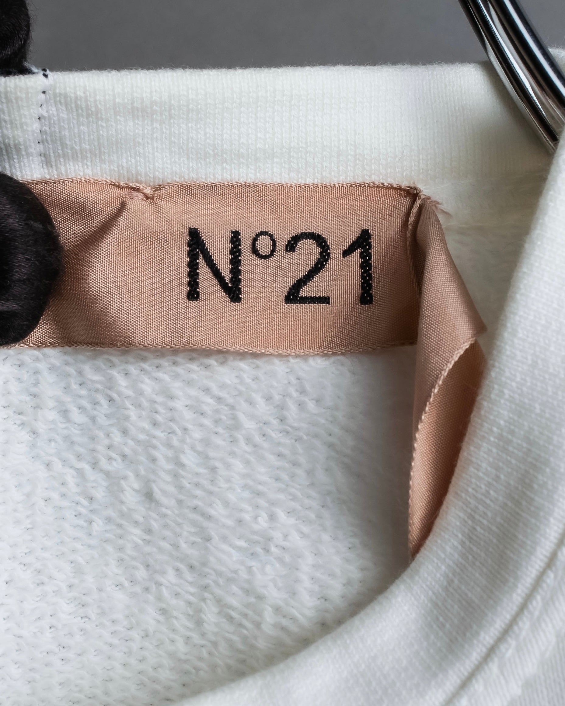 "N21 NUMERO VENTUNO" Back ribbon detail crew neck T-shirt