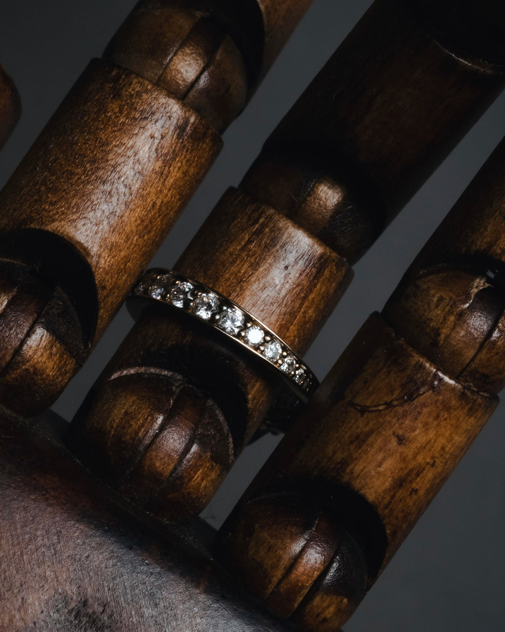 "Vivienne Westwood" Iconic orb motif open band ring