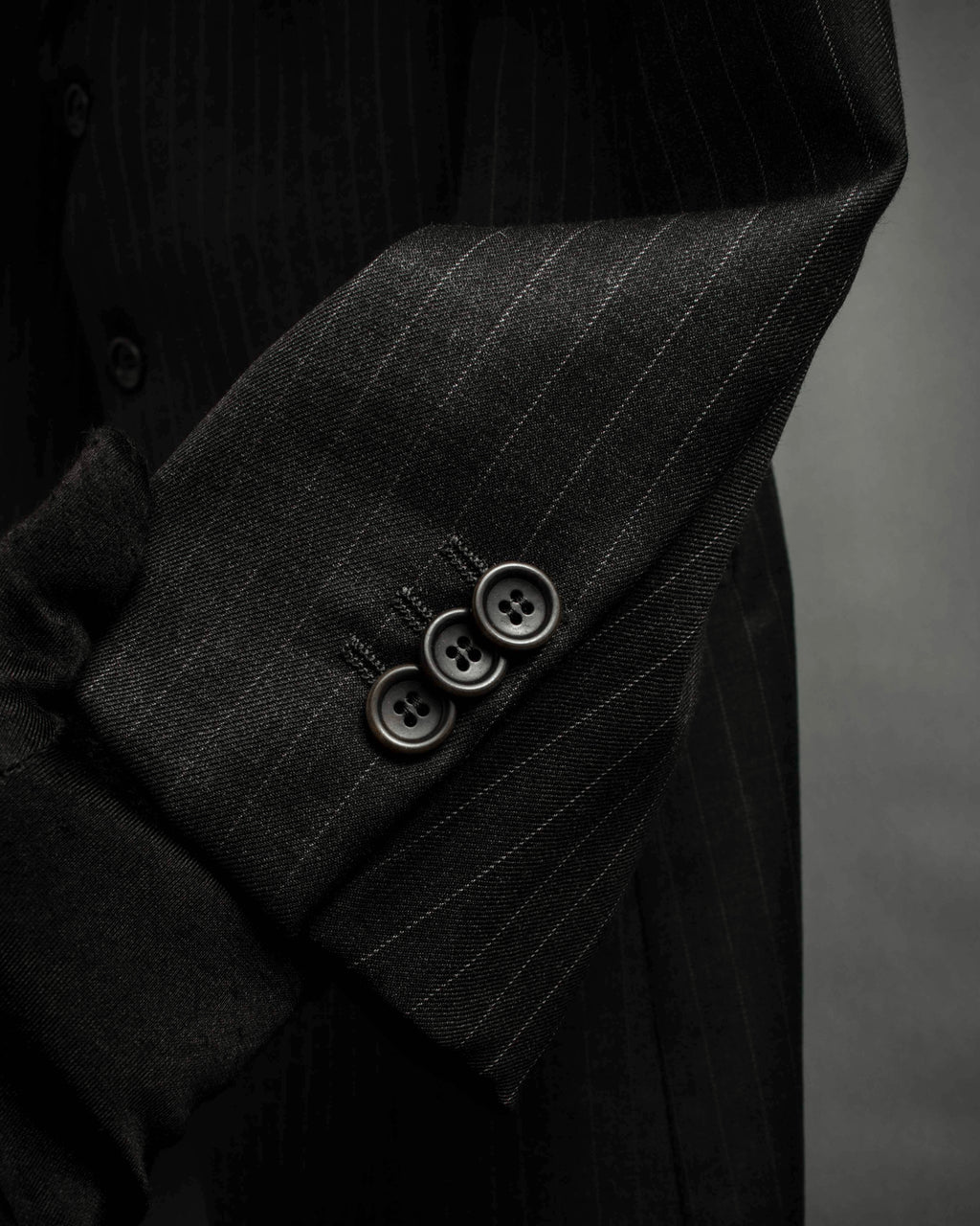 "ARMANI COLLEZIONI" Classic Italian tailoring stripe pattern set up