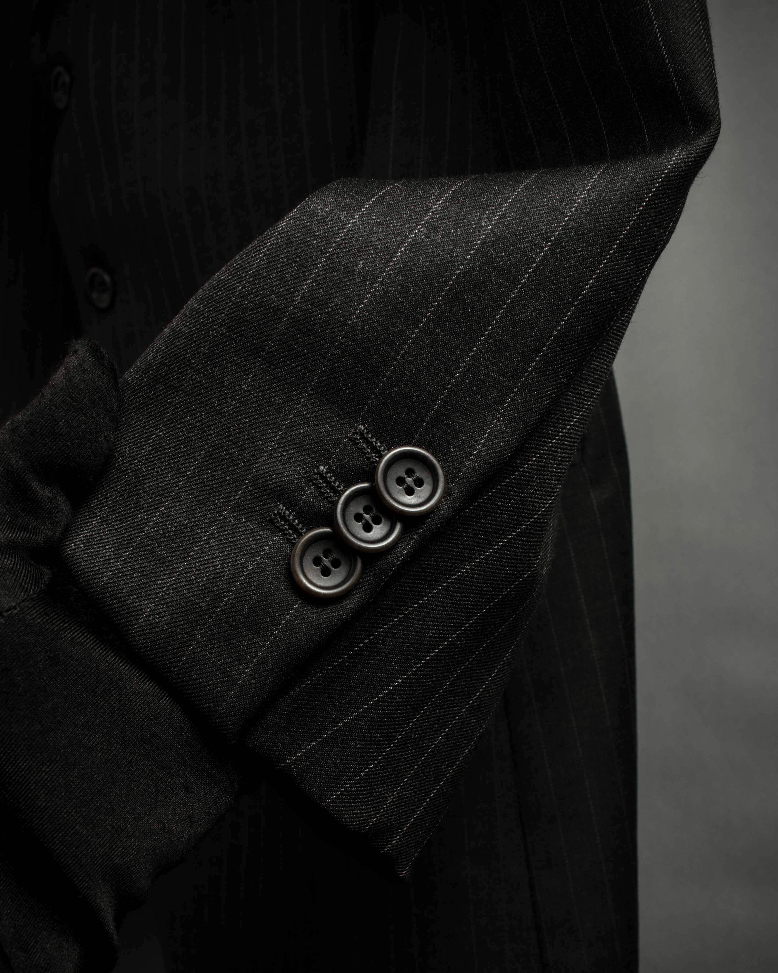 "ARMANI COLLEZIONI" Classic Italian tailoring stripe pattern set up