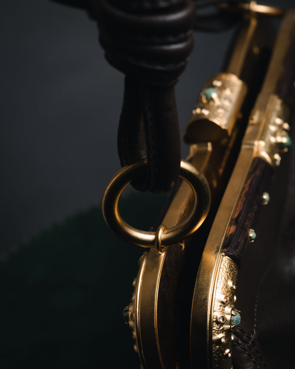 –SPECIAL– "VALENTINO GARAVANI"
00’s Jeweled frame leather bag