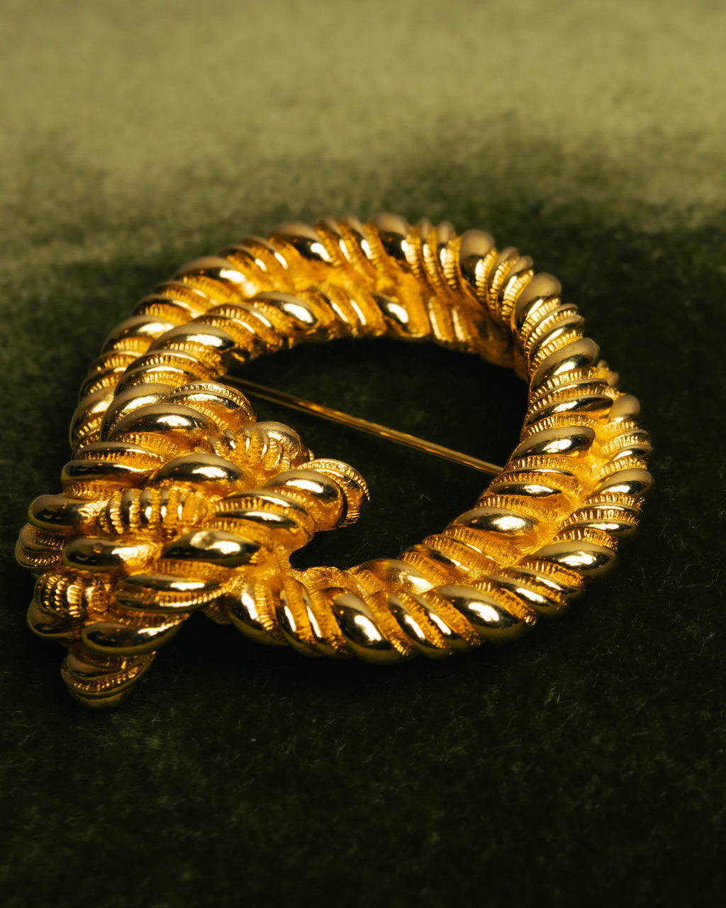 "Christian Dior" 80's-90's Sculptural gold tone brooch