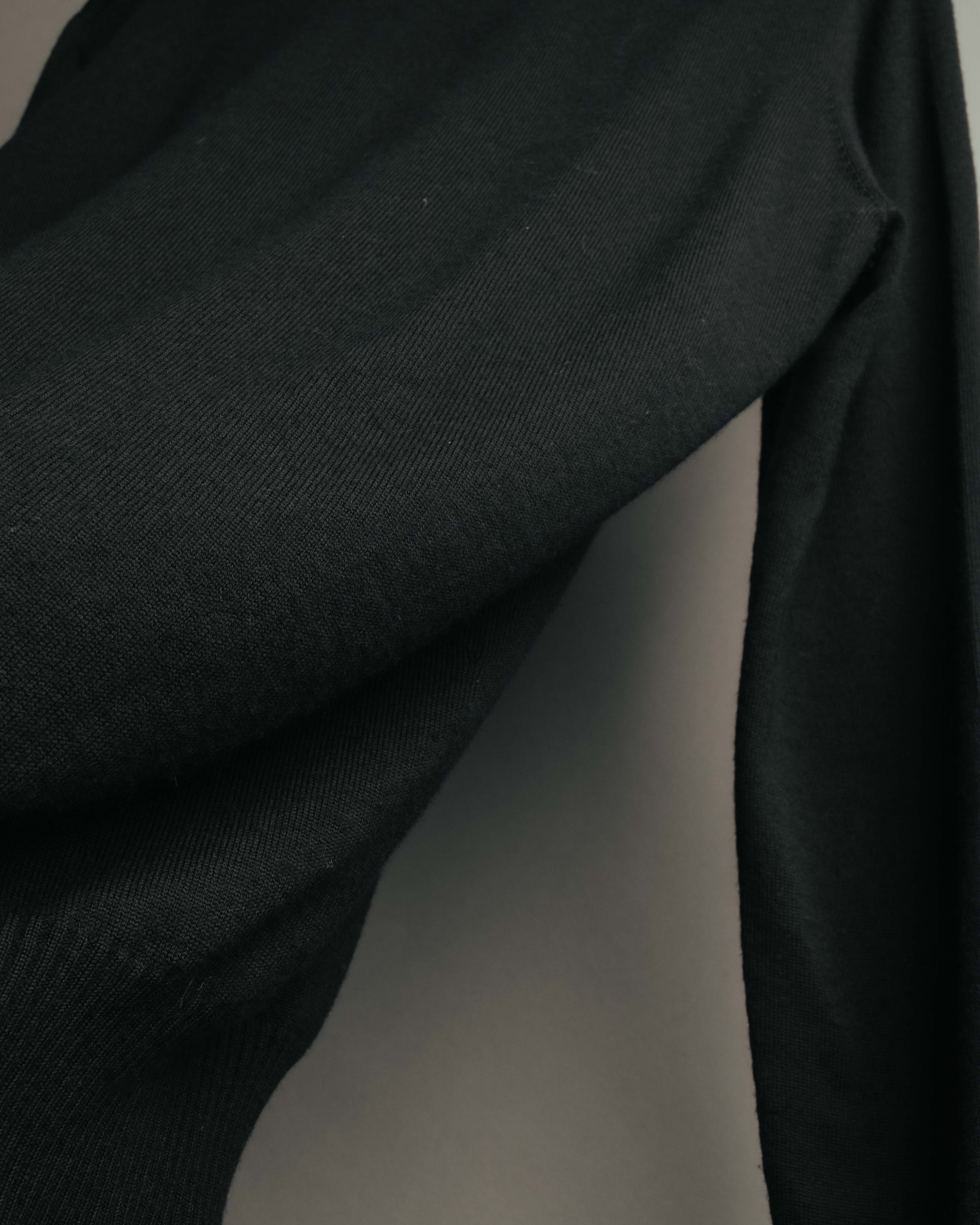 -SPECIAL- “HERMÈS” 90’s-00’s Cashmere wool v-neck knit