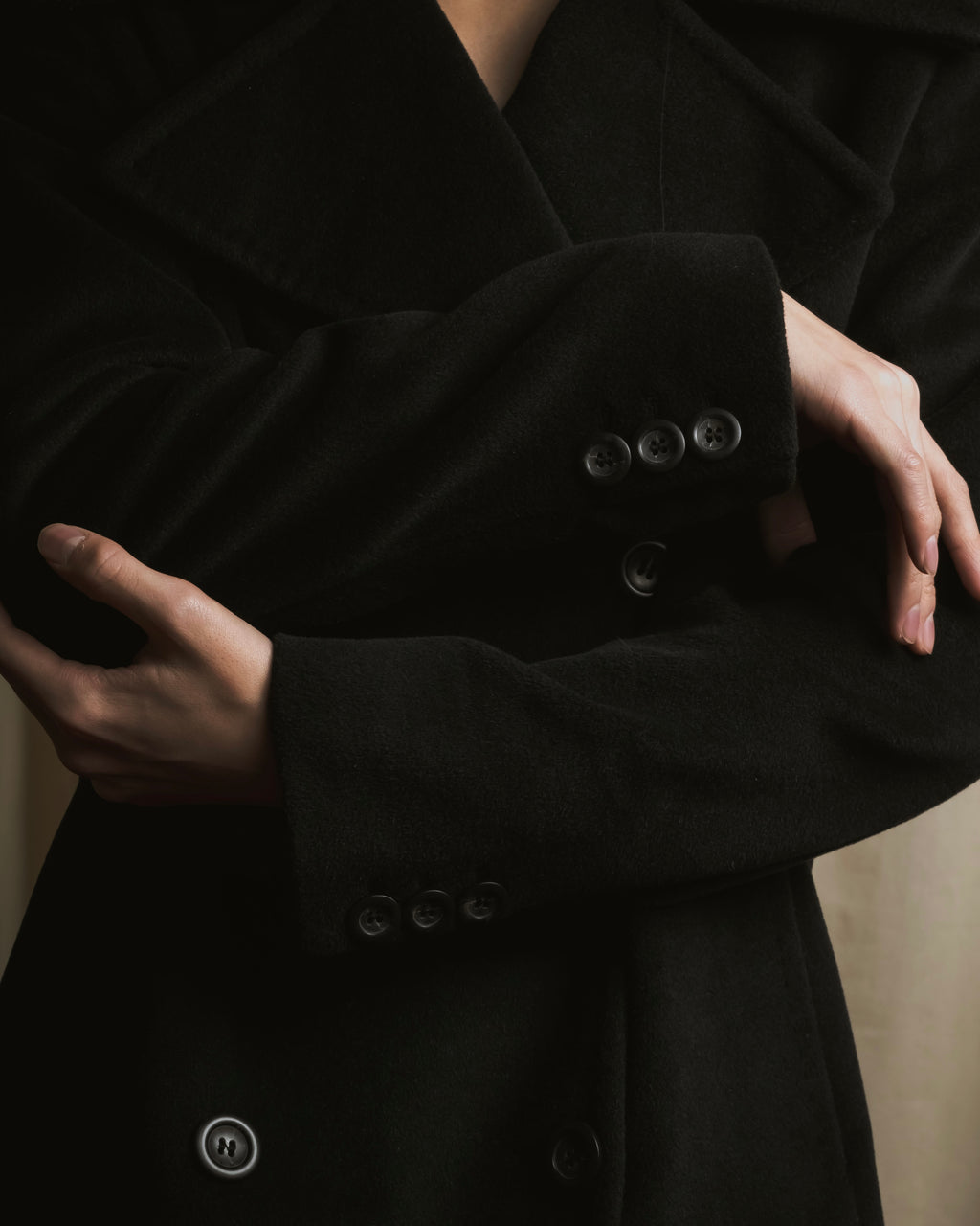 Abrigo doble botonadura estilo pea coat de los años 90-00 de "Max Mara"
