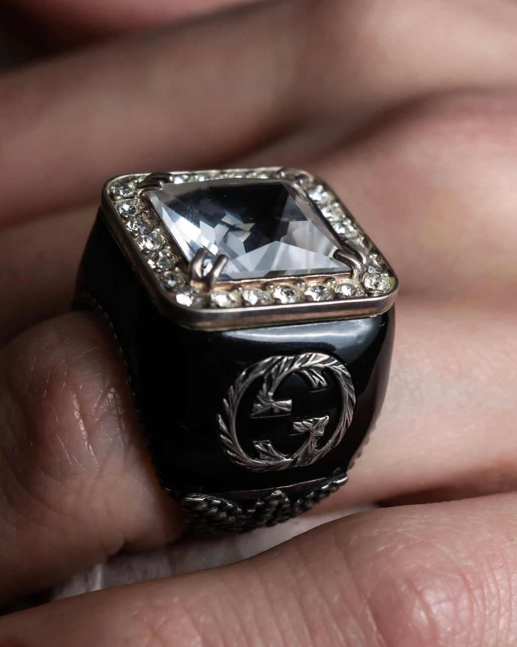 "GUCCI" Crystal rhinestone GG motif engraved signet ring
