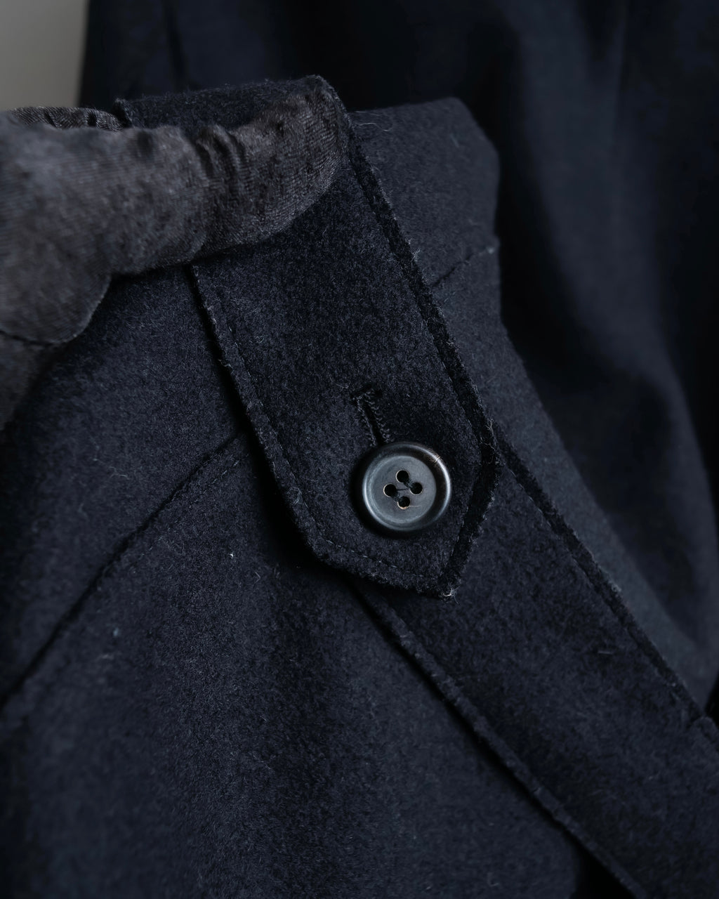 "MIU MIU" Crest brooch design belted trench coat