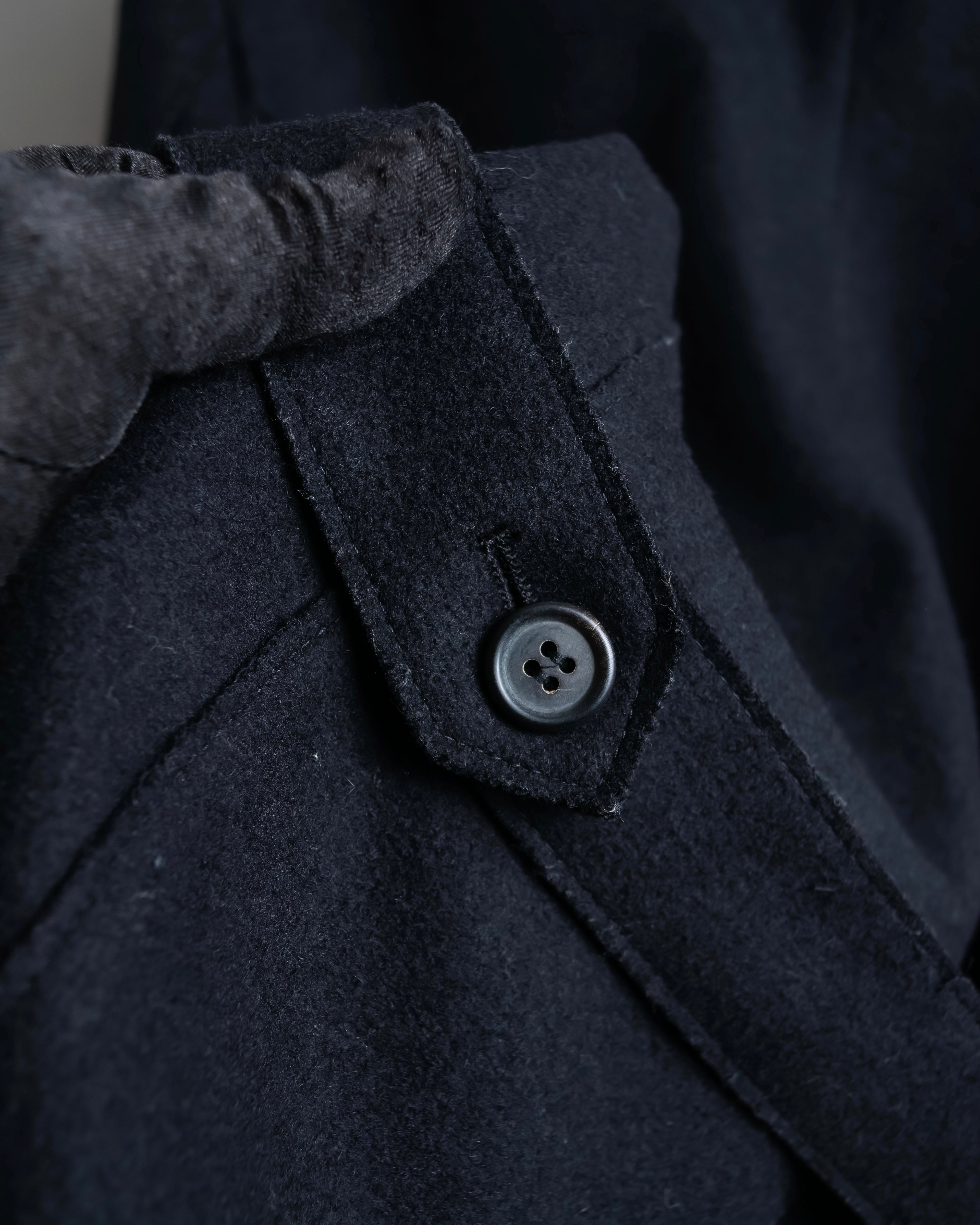 "MIU MIU" Crest brooch design belted trench coat