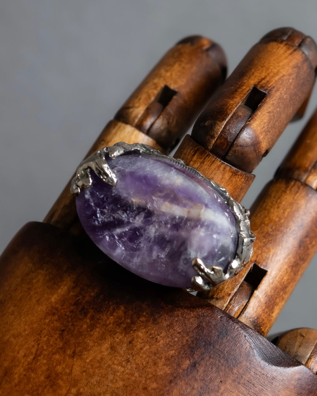"Yves Saint Laurent Rive Gauche"
Raw amethyst sculpture silver ring