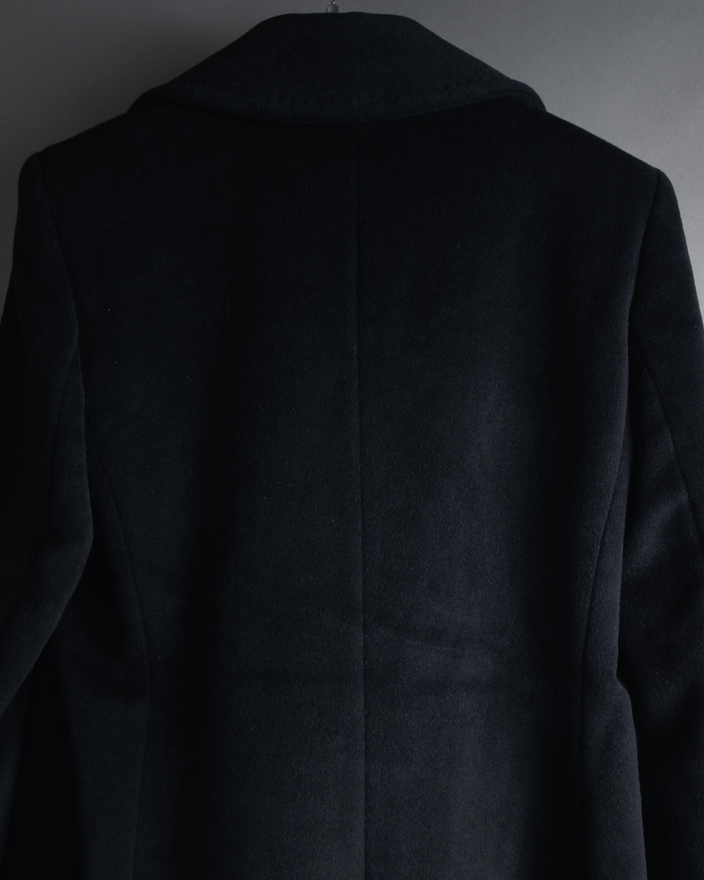 Abrigo doble botonadura estilo pea coat de los años 90-00 de "Max Mara"