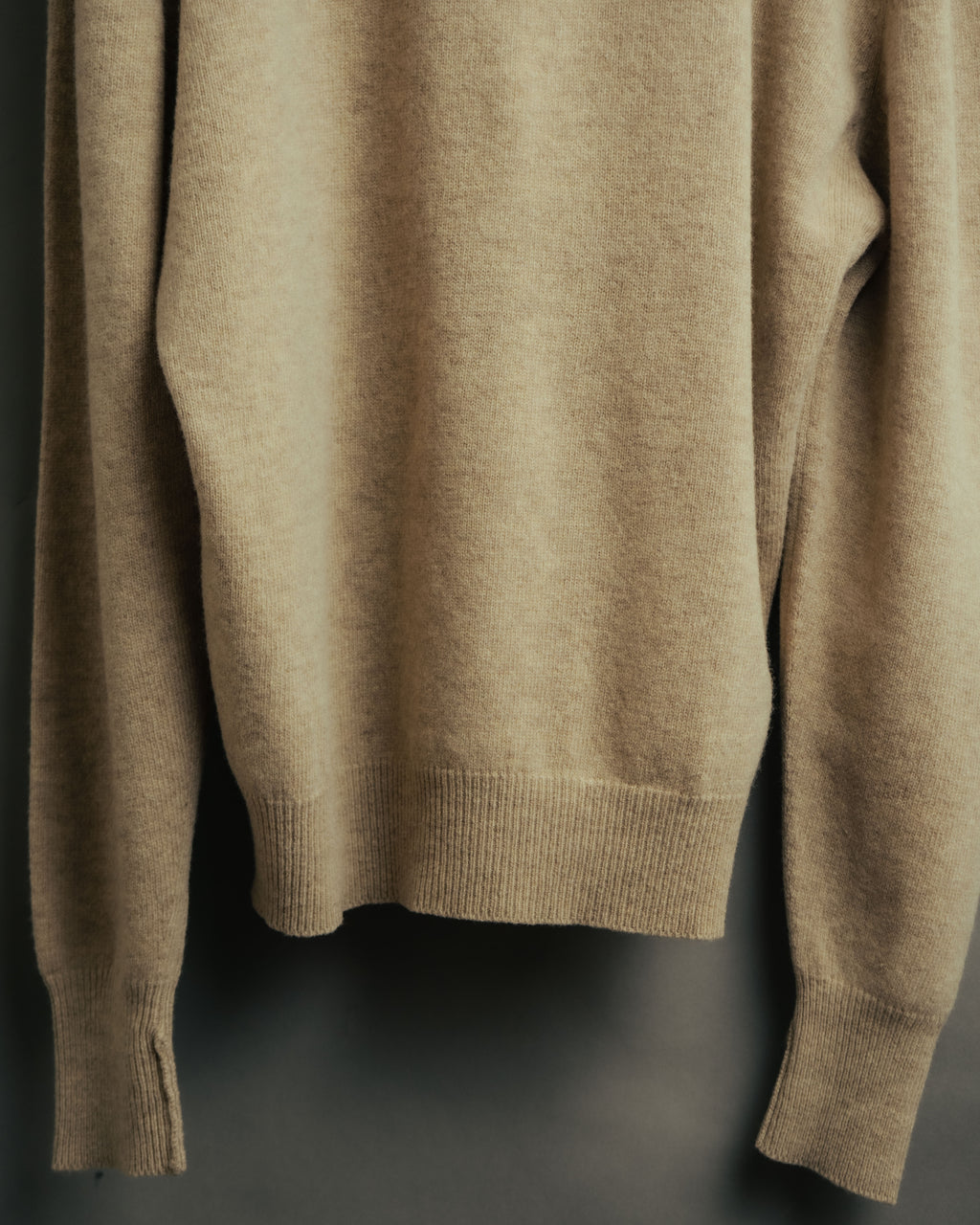 -MOOD Vintage Collections-
80’s-90’s V-neck lambswool knit