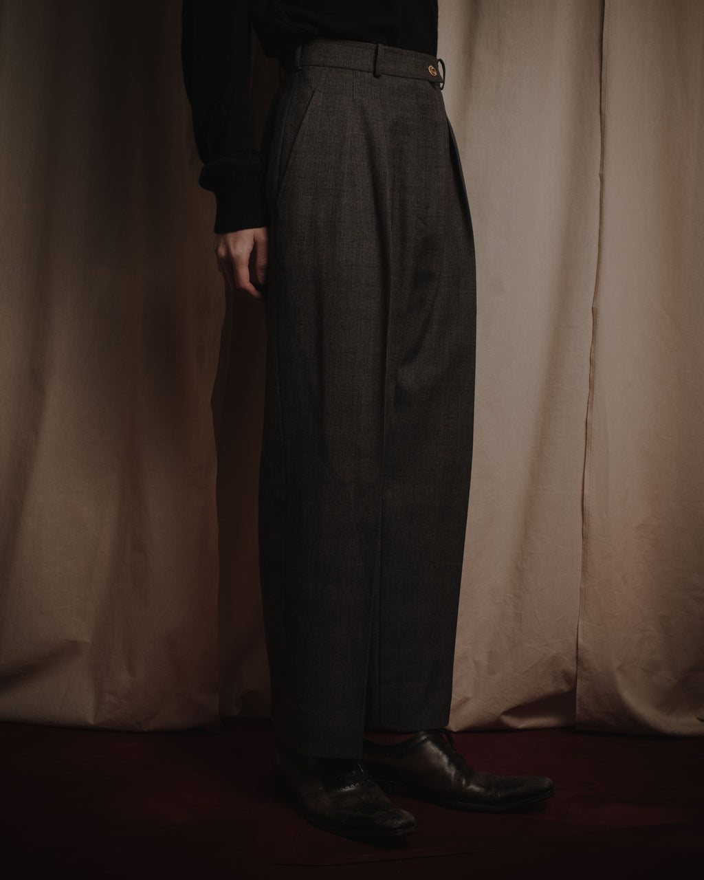 "CHANEL" High waisted pleated slacks with signature gold button